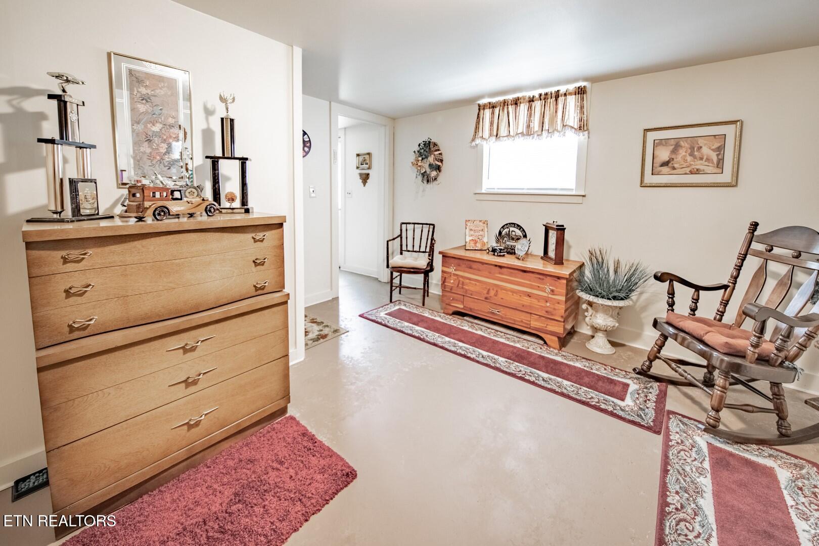 631 6th Street Newport TN 37821