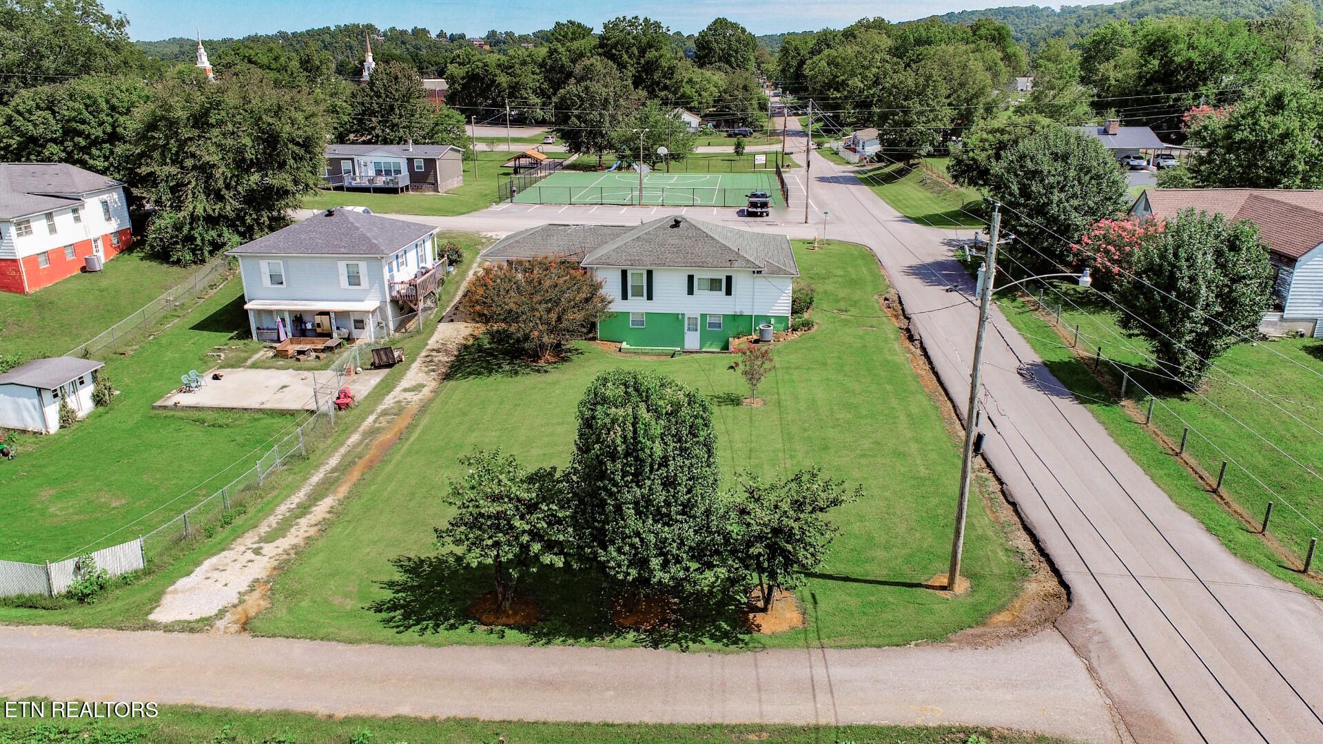 631 6th Street Newport TN 37821