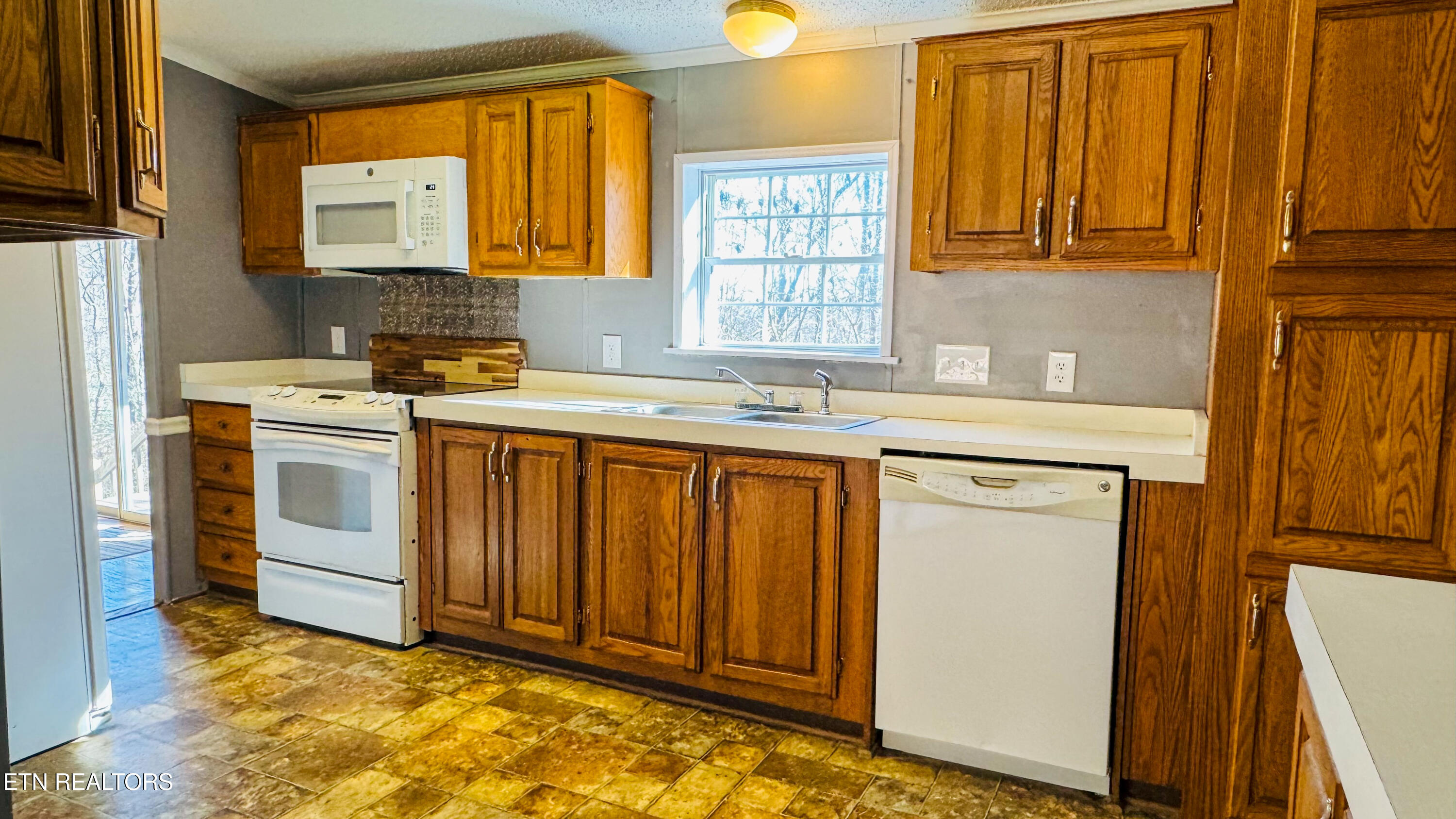 135 Harold Brooks Lane Oneida TN 37841