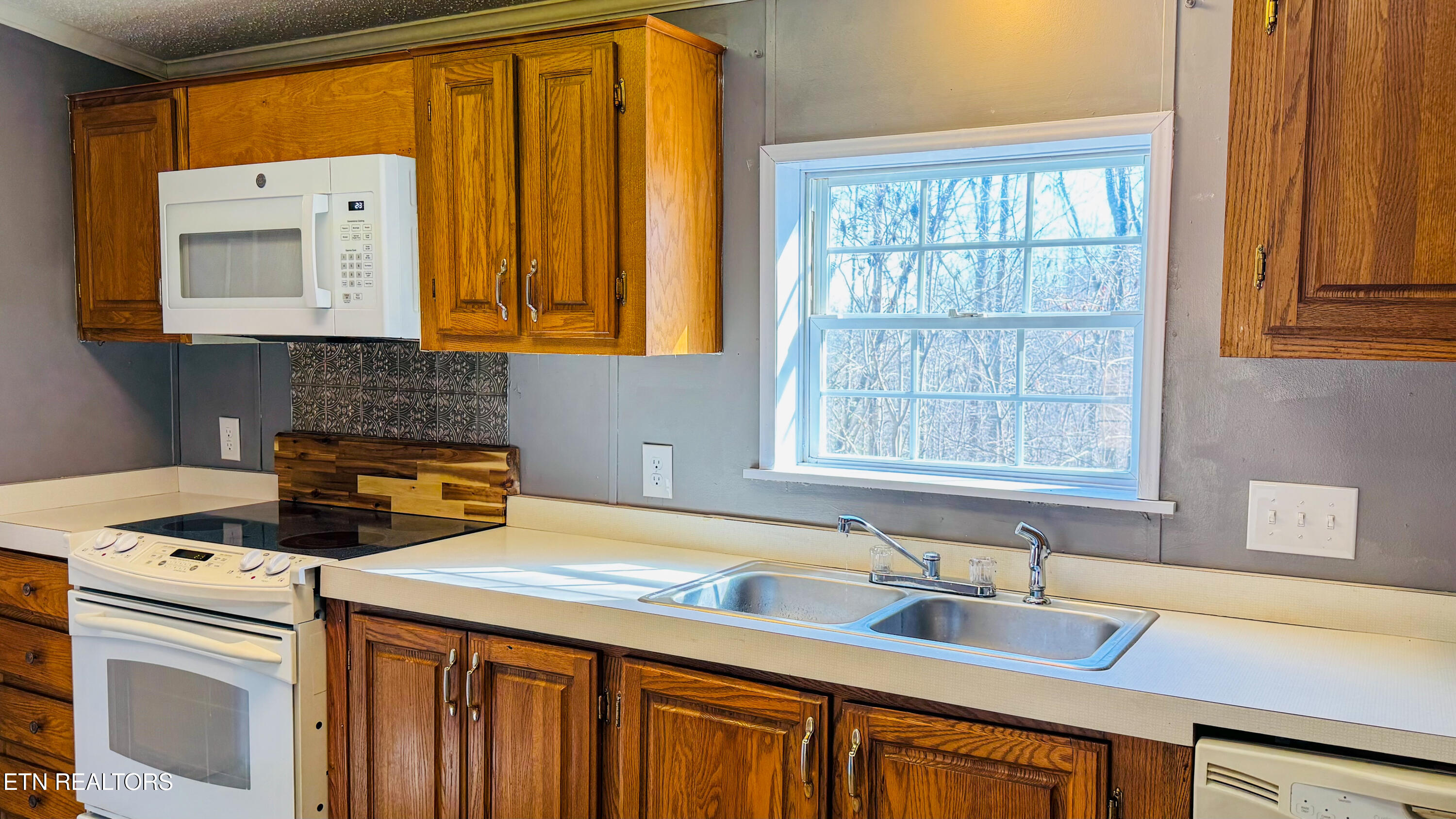 135 Harold Brooks Lane Oneida TN 37841