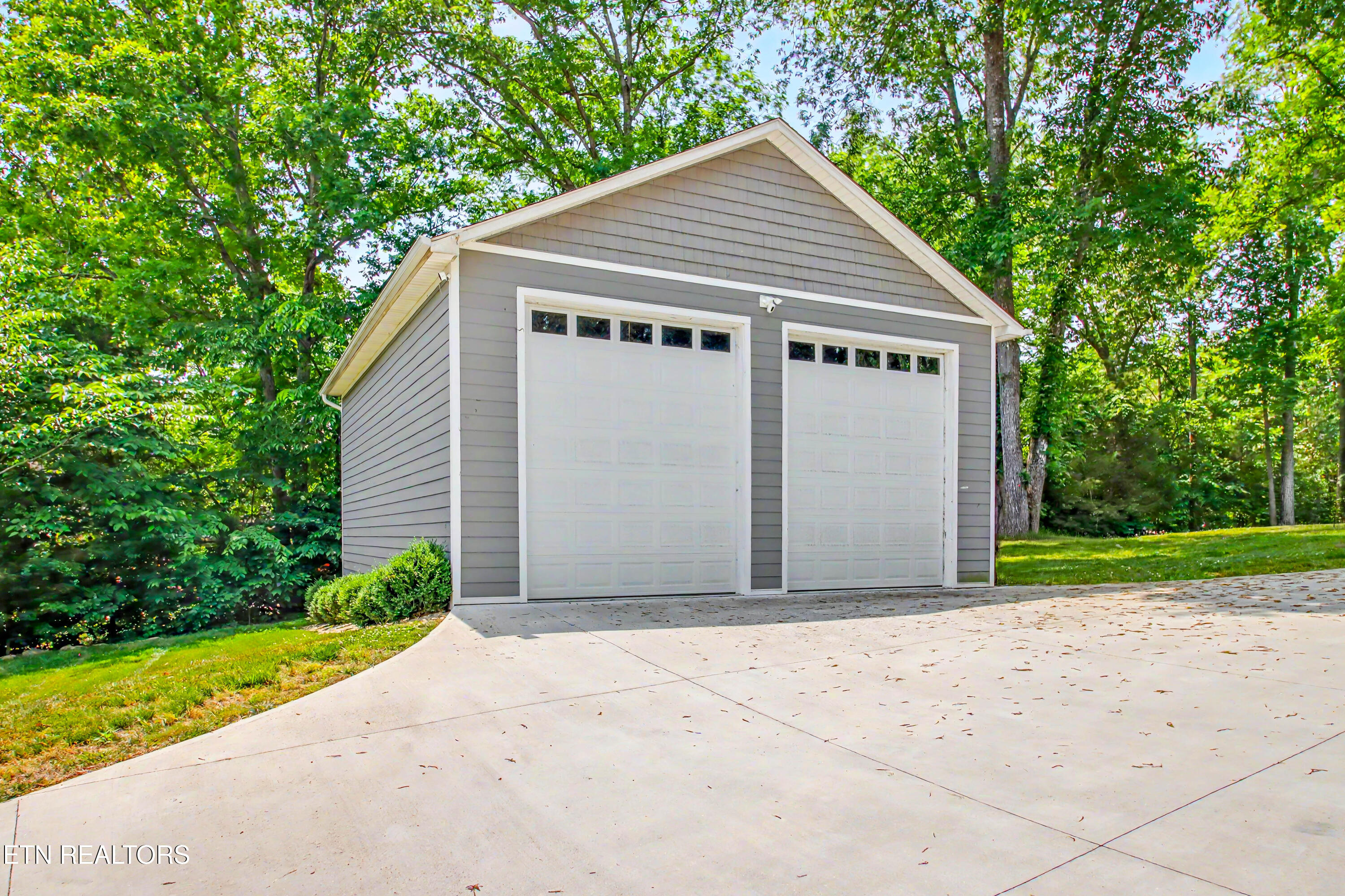 597 E Norris Point Road Lafollette TN 37766