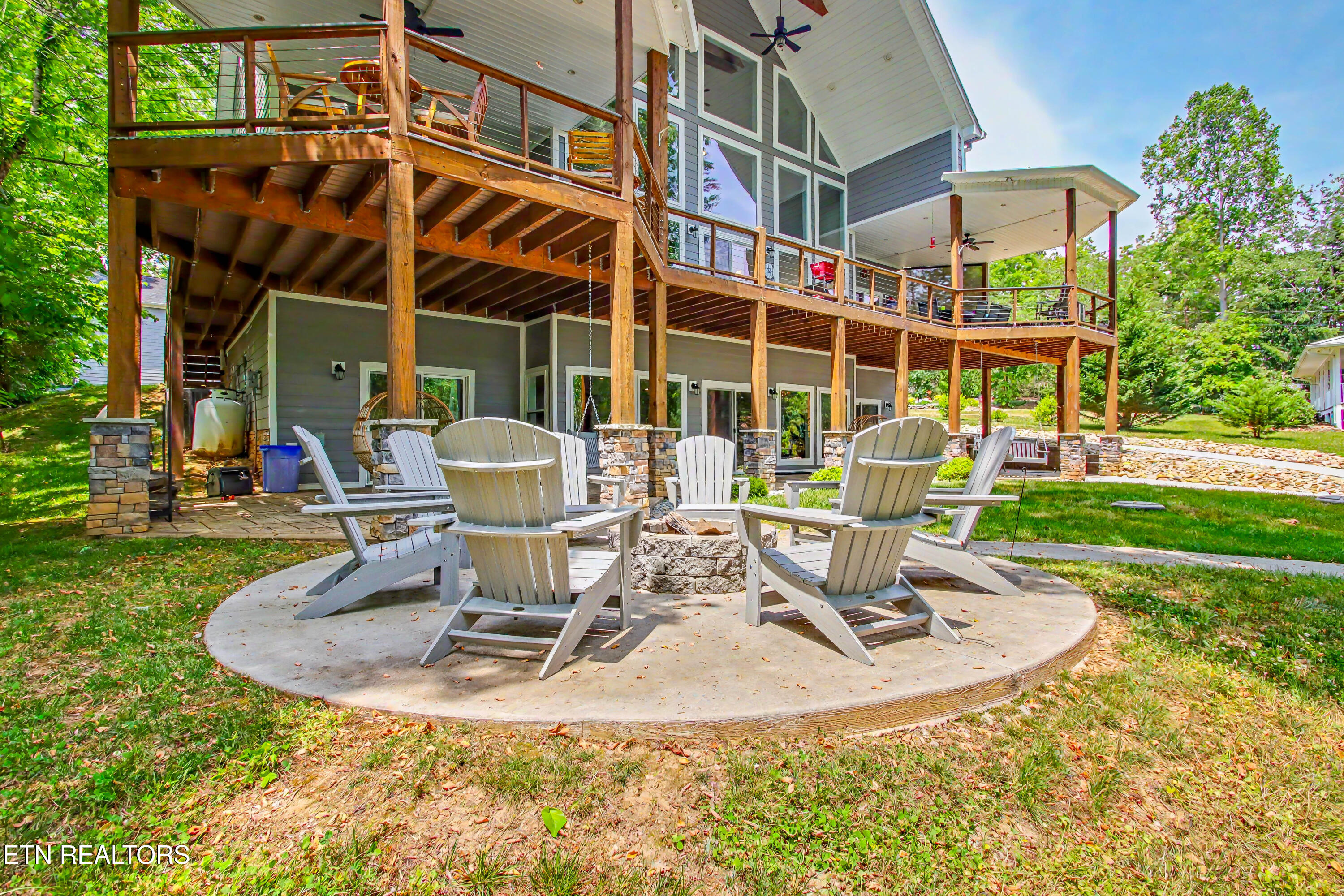 597 E Norris Point Road Lafollette TN 37766