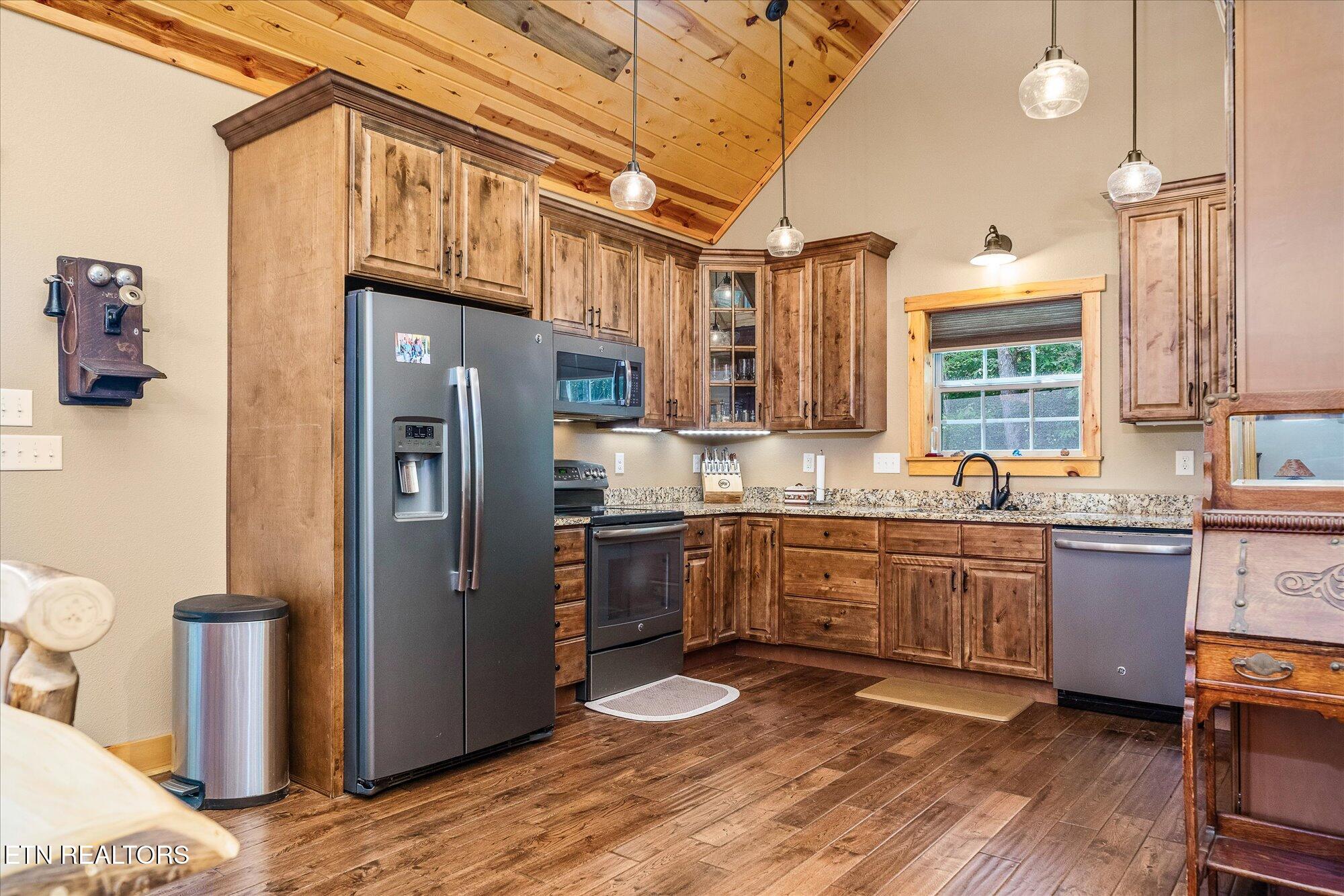 424 Wilderness Lane Jamestown TN 38556
