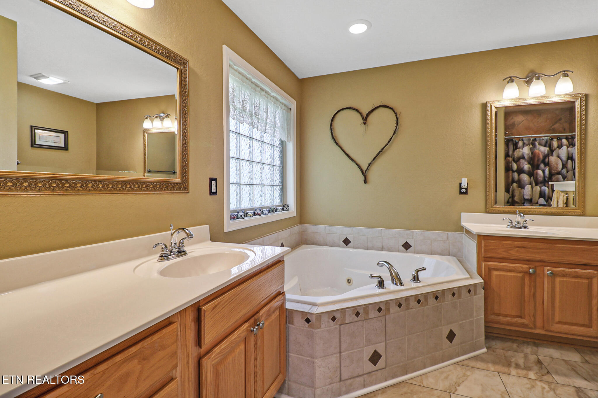 14 Dickens Lane Fairfield Glade TN 38558