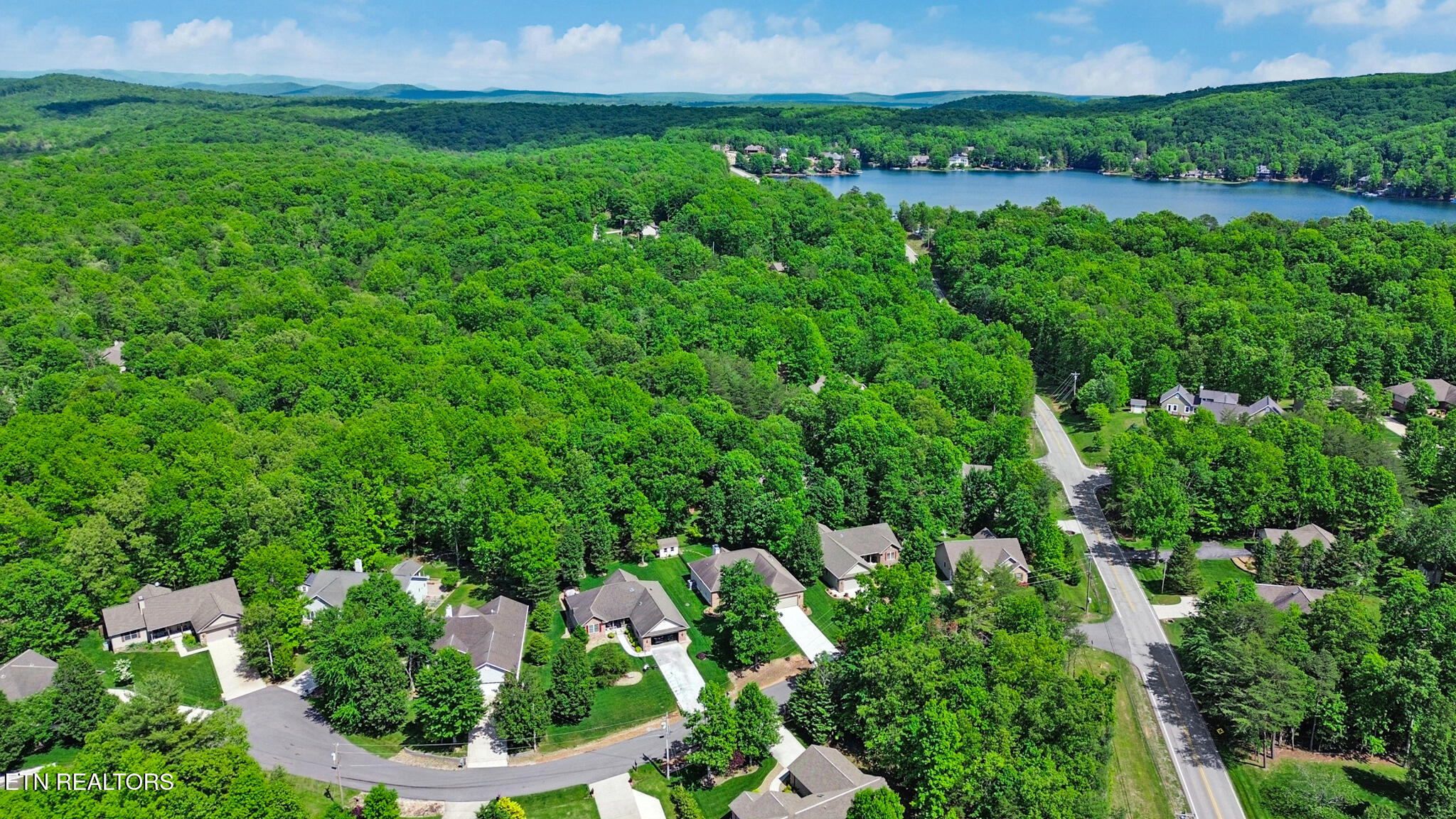 14 Dickens Lane Fairfield Glade TN 38558