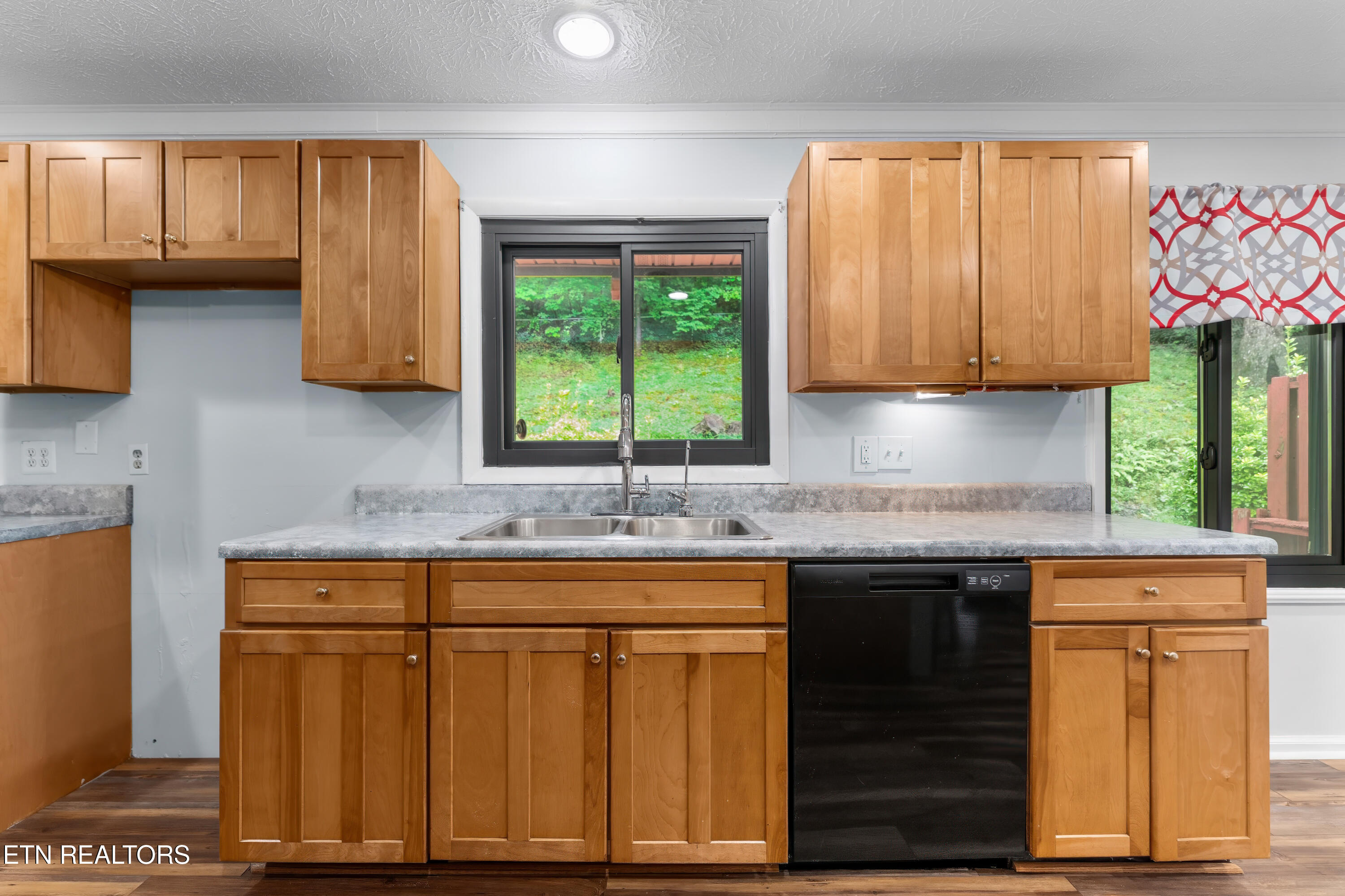 2618,2528 Shaler Lane Knoxville TN 37920