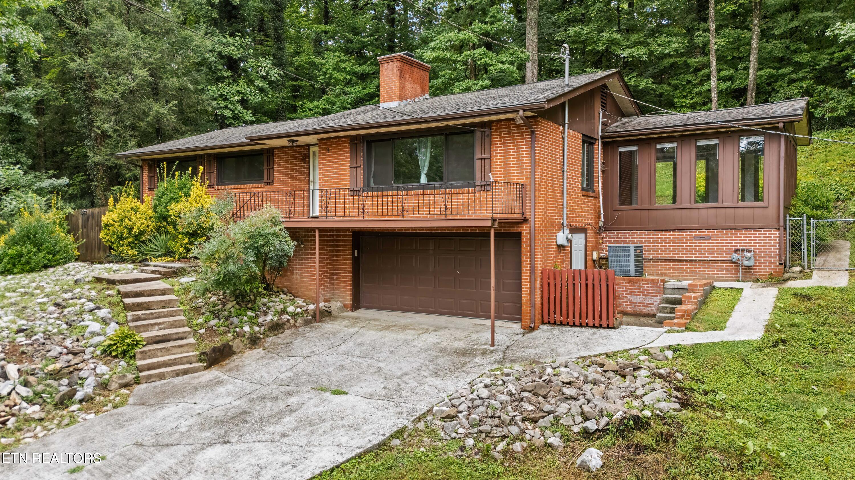 2618,2528 Shaler Lane Knoxville TN 37920