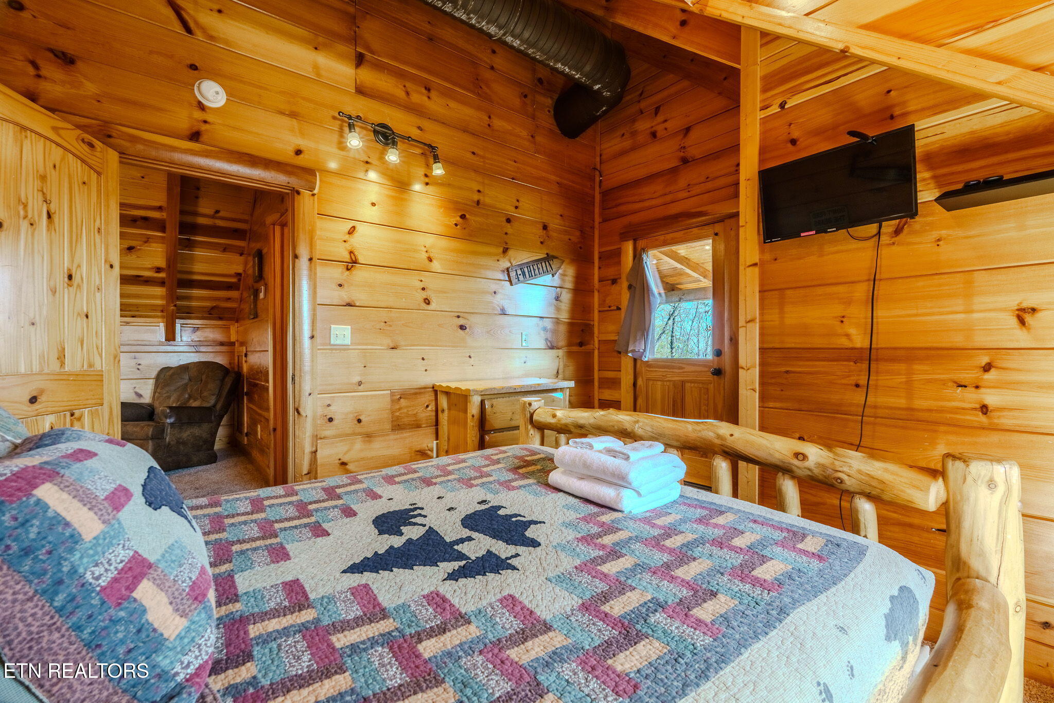 2453 Hackberry Drive Sevierville TN 37862
