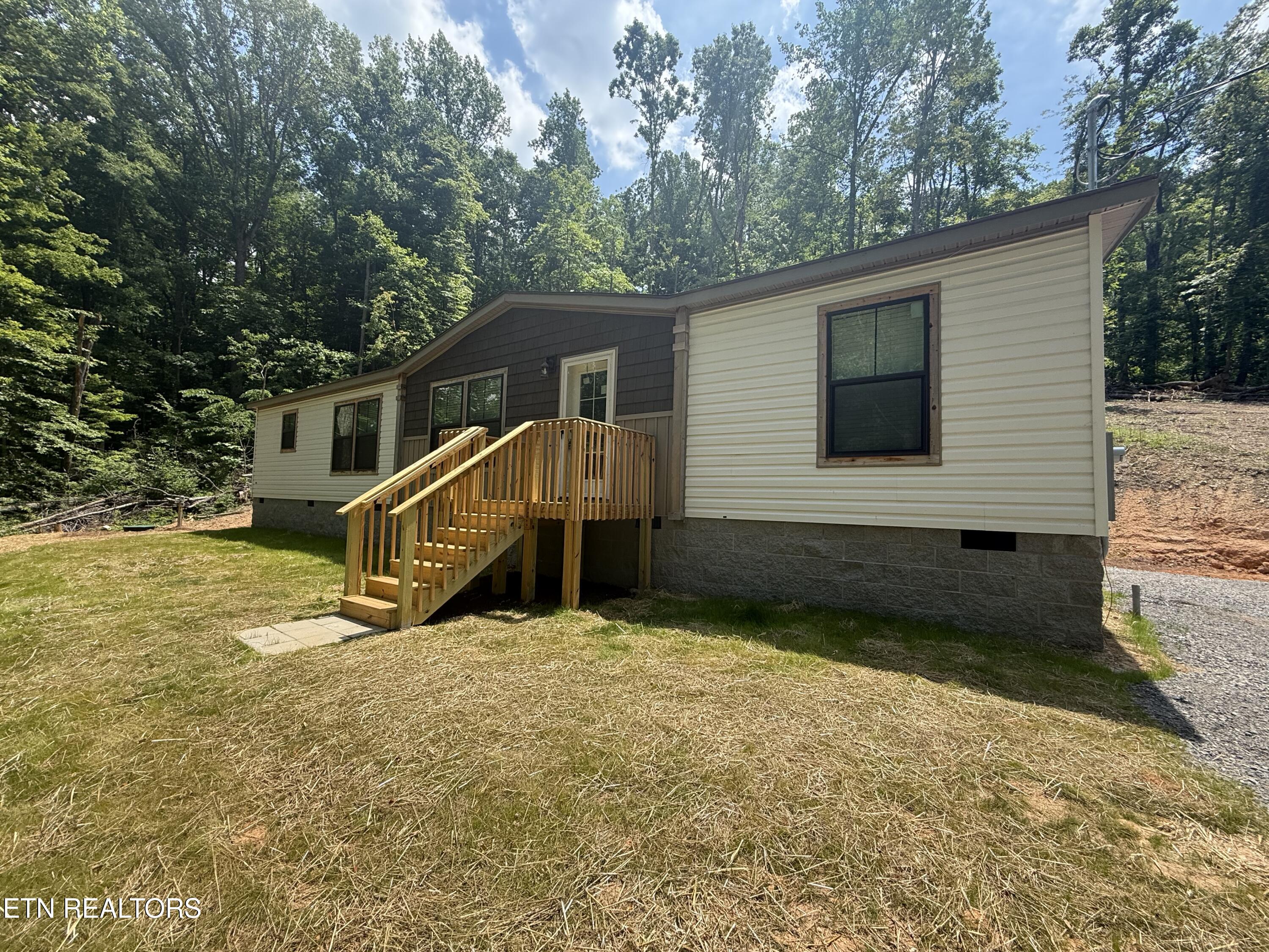 283 Farmer Hollow Road Clinton TN 37716
