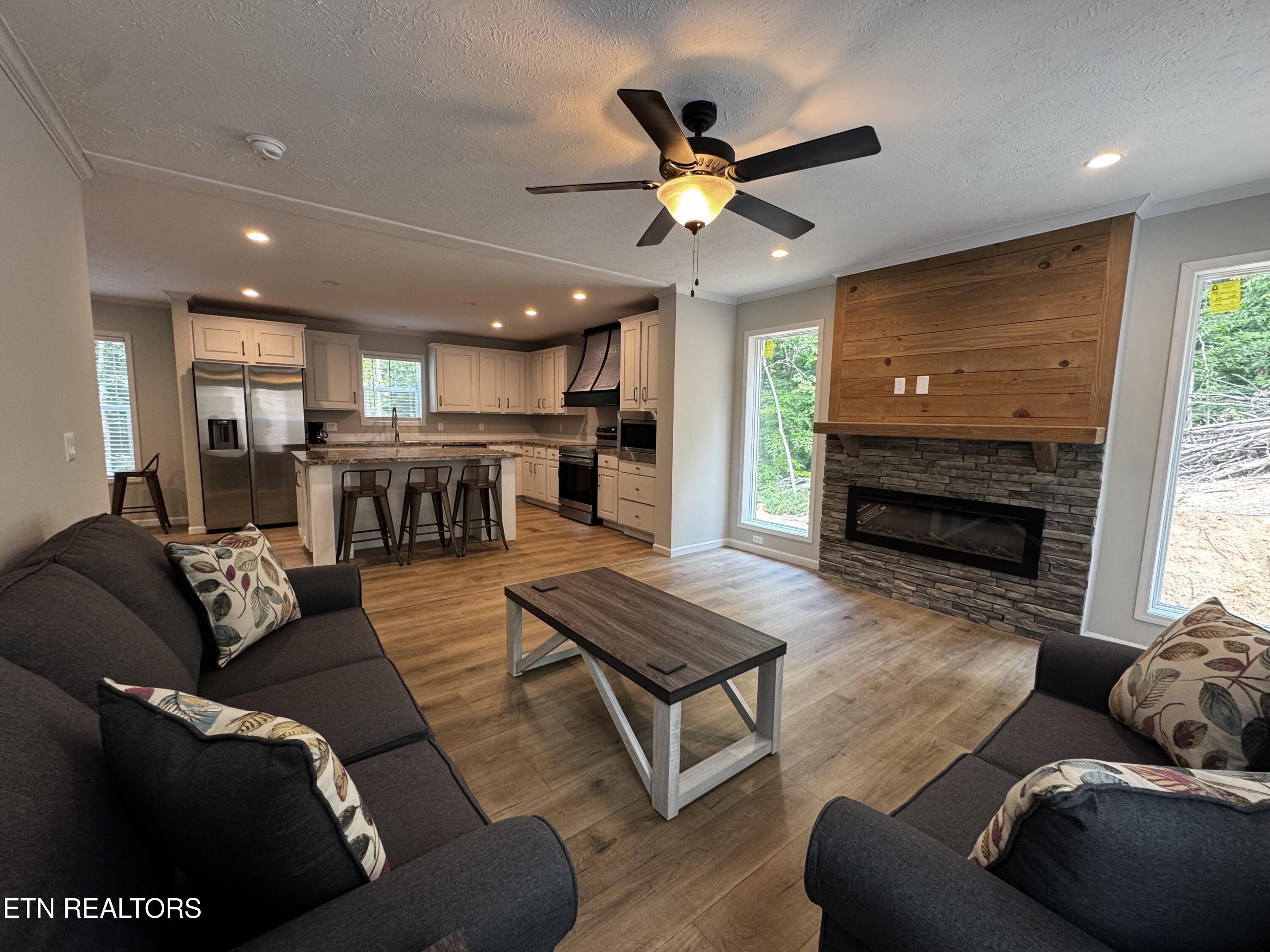 283 Farmer Hollow Road Clinton TN 37716
