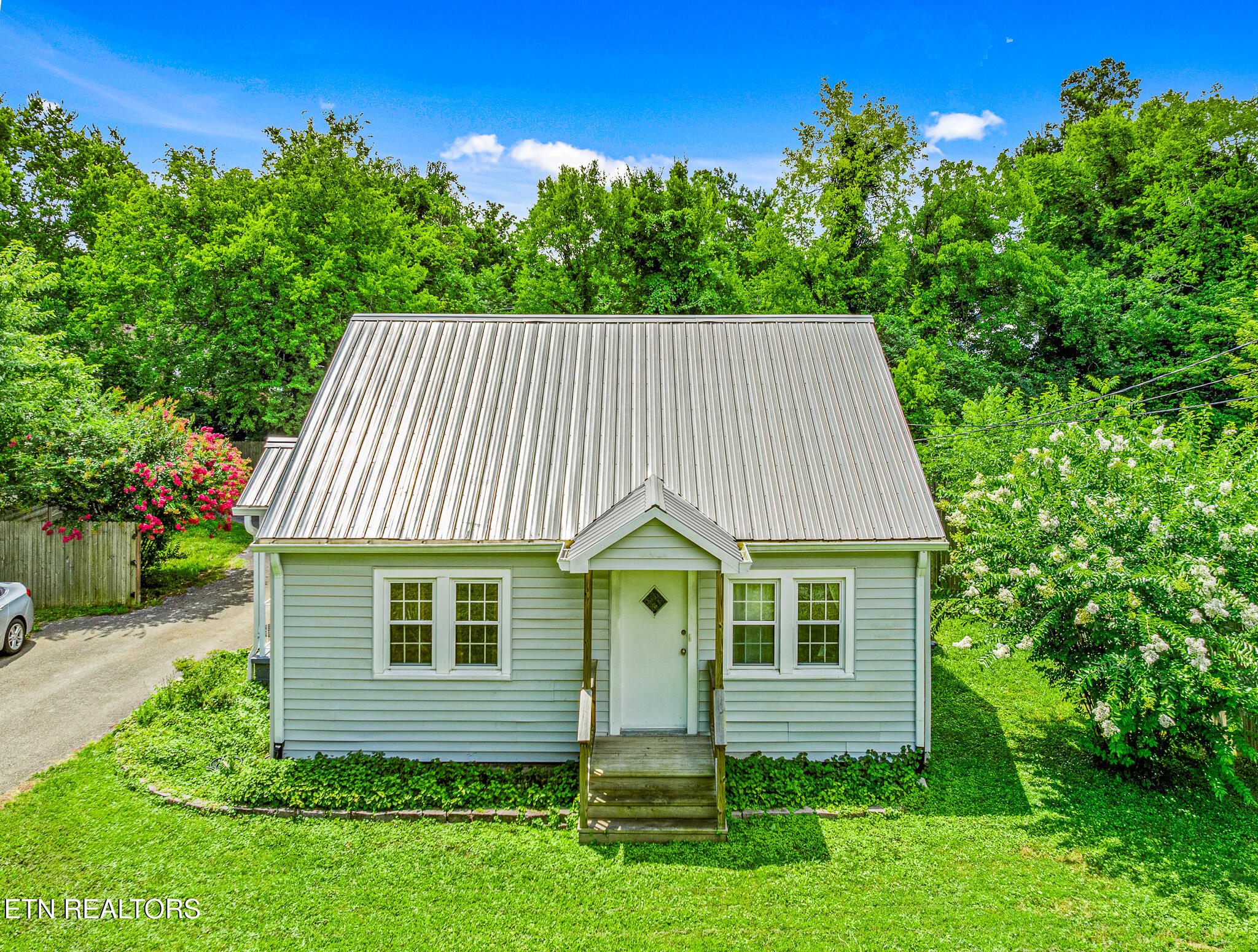 2404 Cedar Lane Knoxville TN 37918