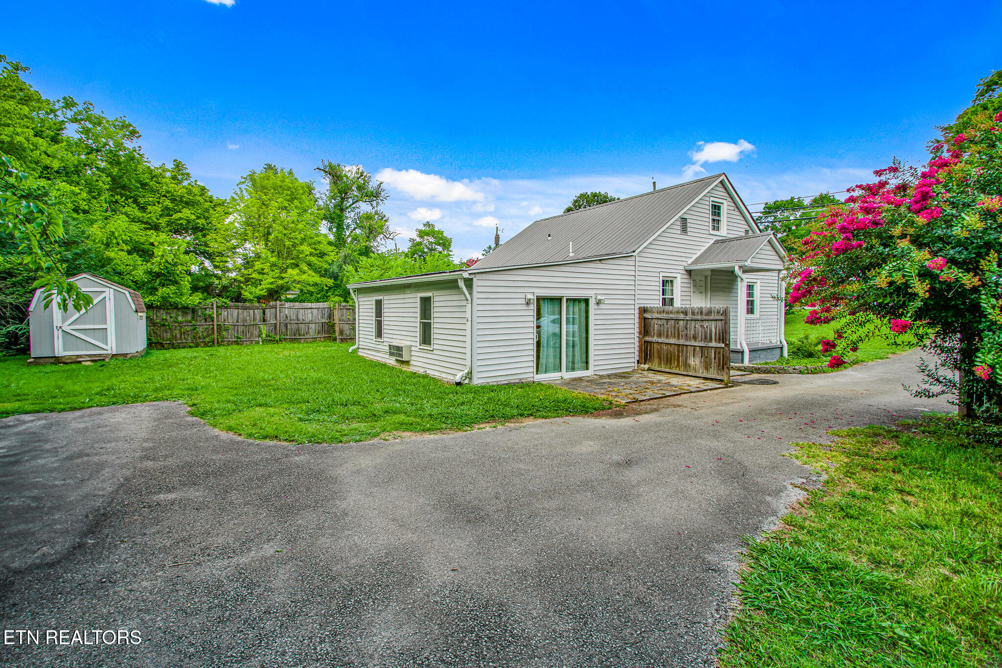 2404 Cedar Lane Knoxville TN 37918