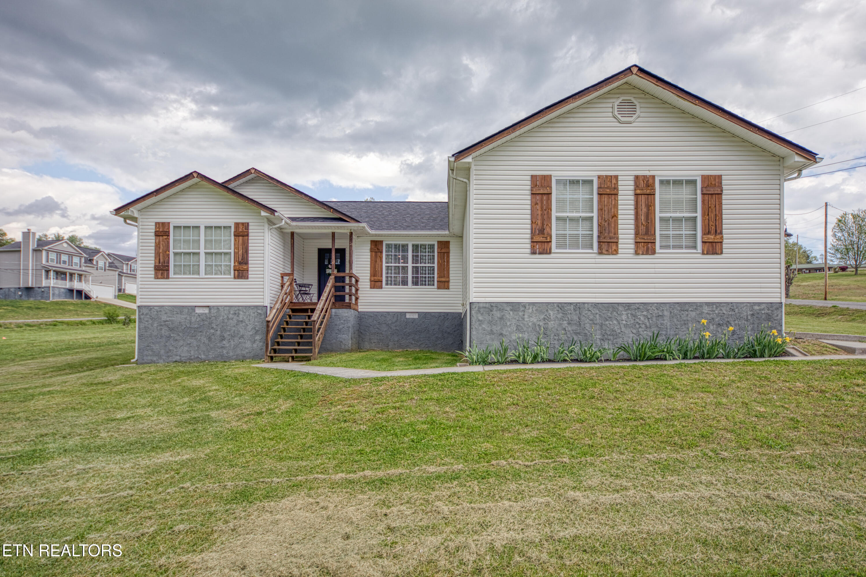 1103 Earnhardt Lane Lafollette TN 37766
