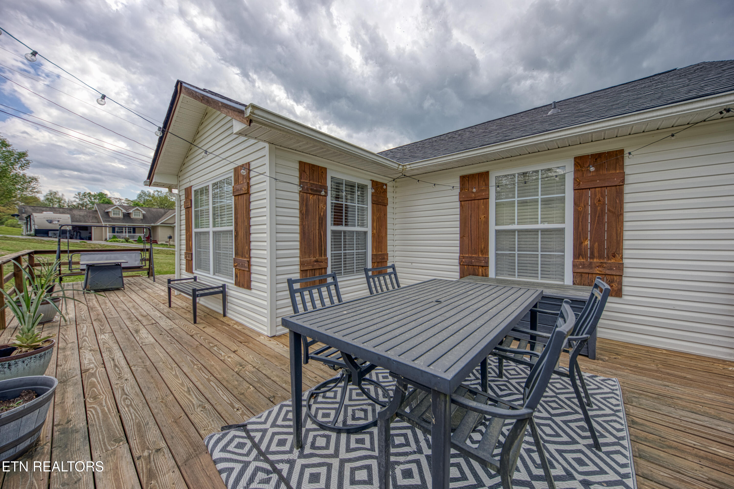 1103 Earnhardt Lane Lafollette TN 37766