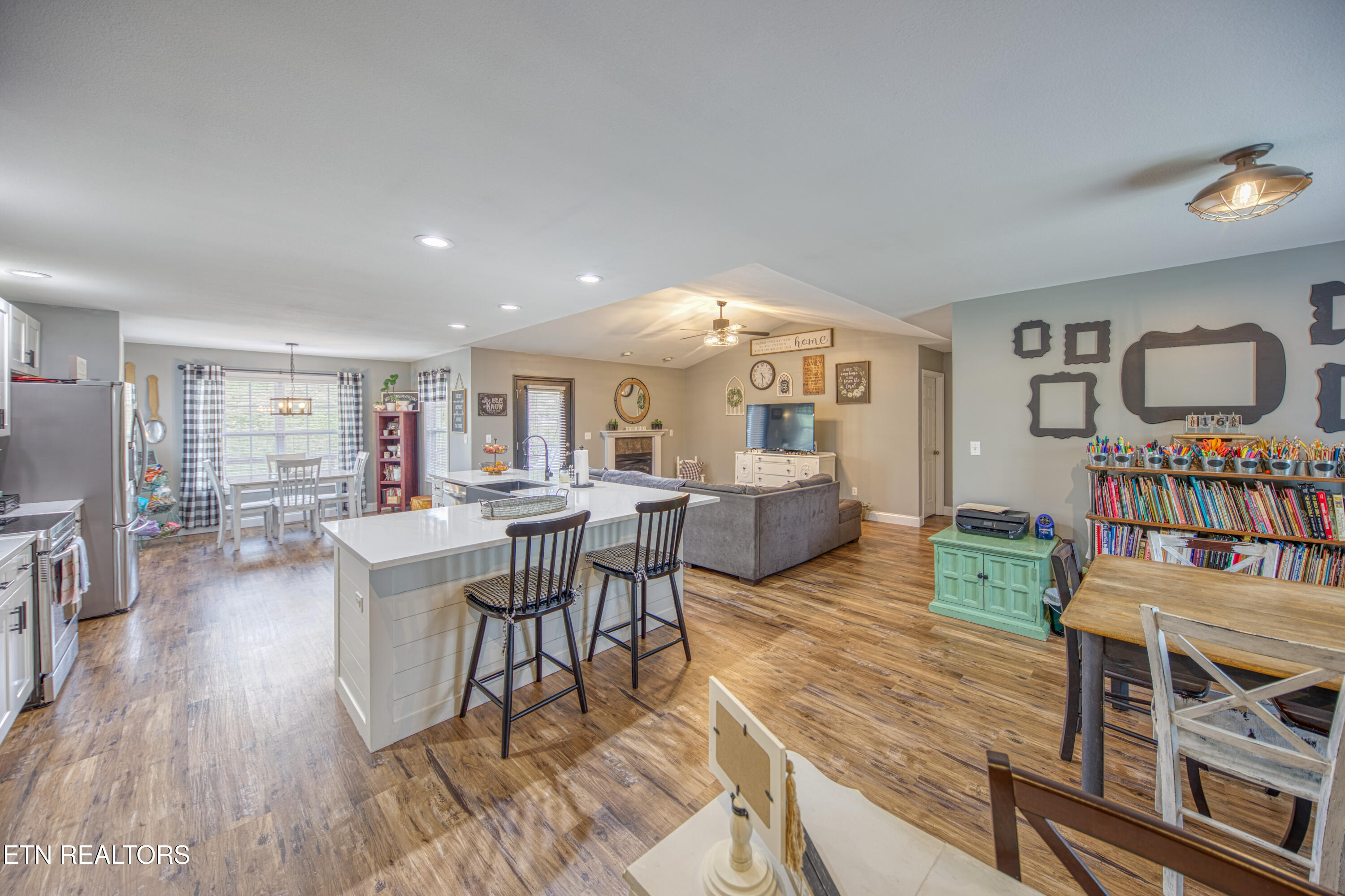 1103 Earnhardt Lane Lafollette TN 37766