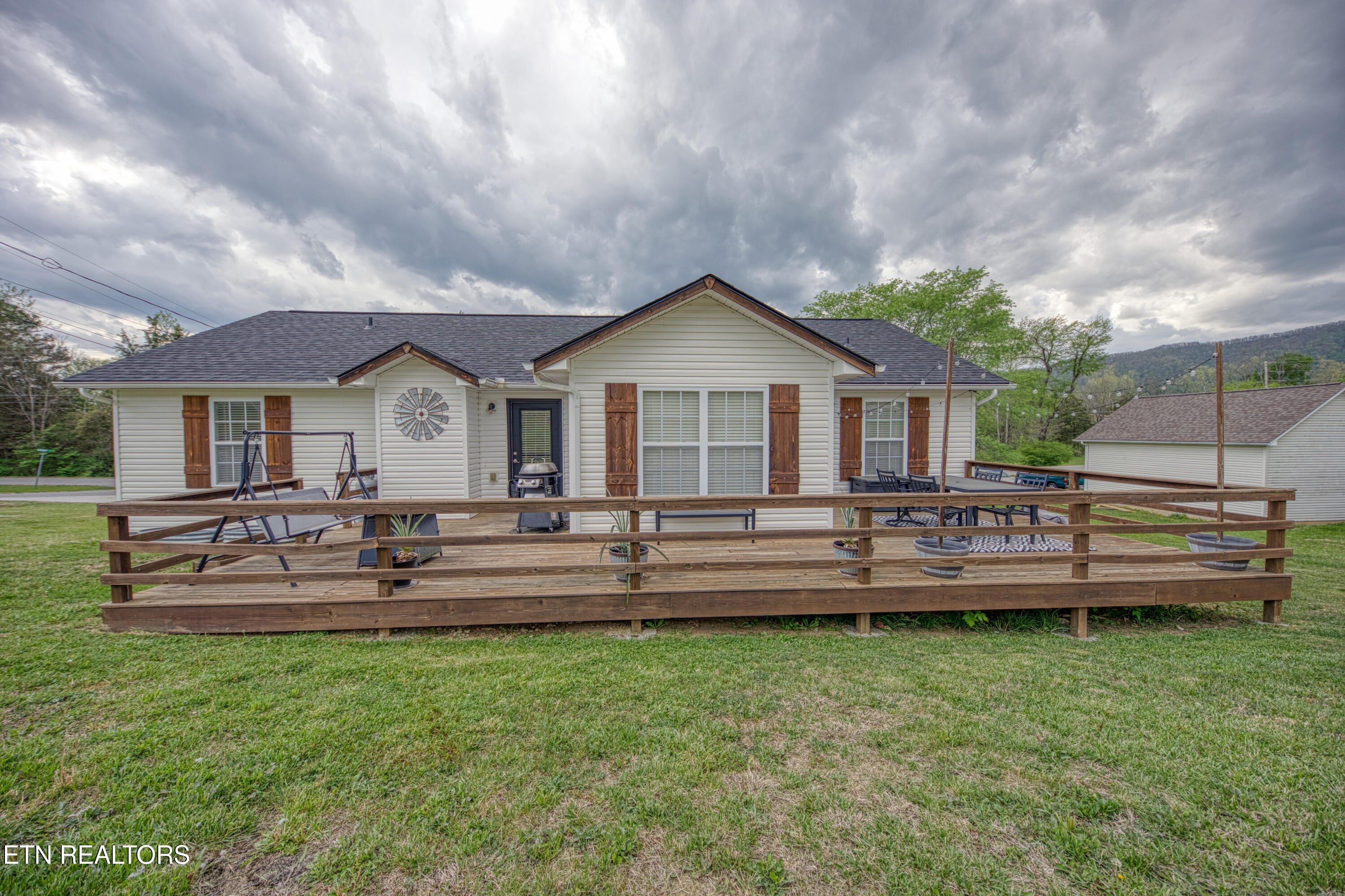 1103 Earnhardt Lane Lafollette TN 37766