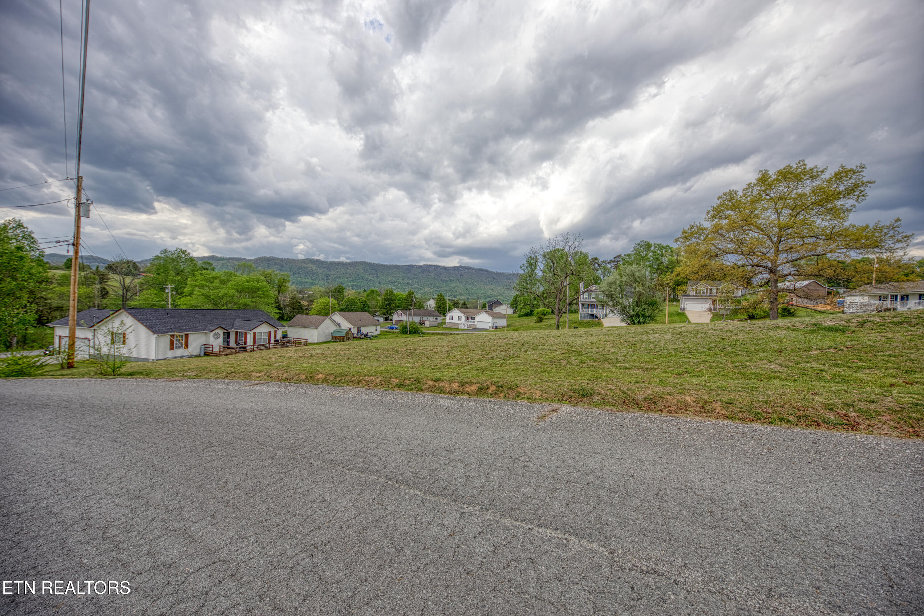 1103 Earnhardt Lane Lafollette TN 37766