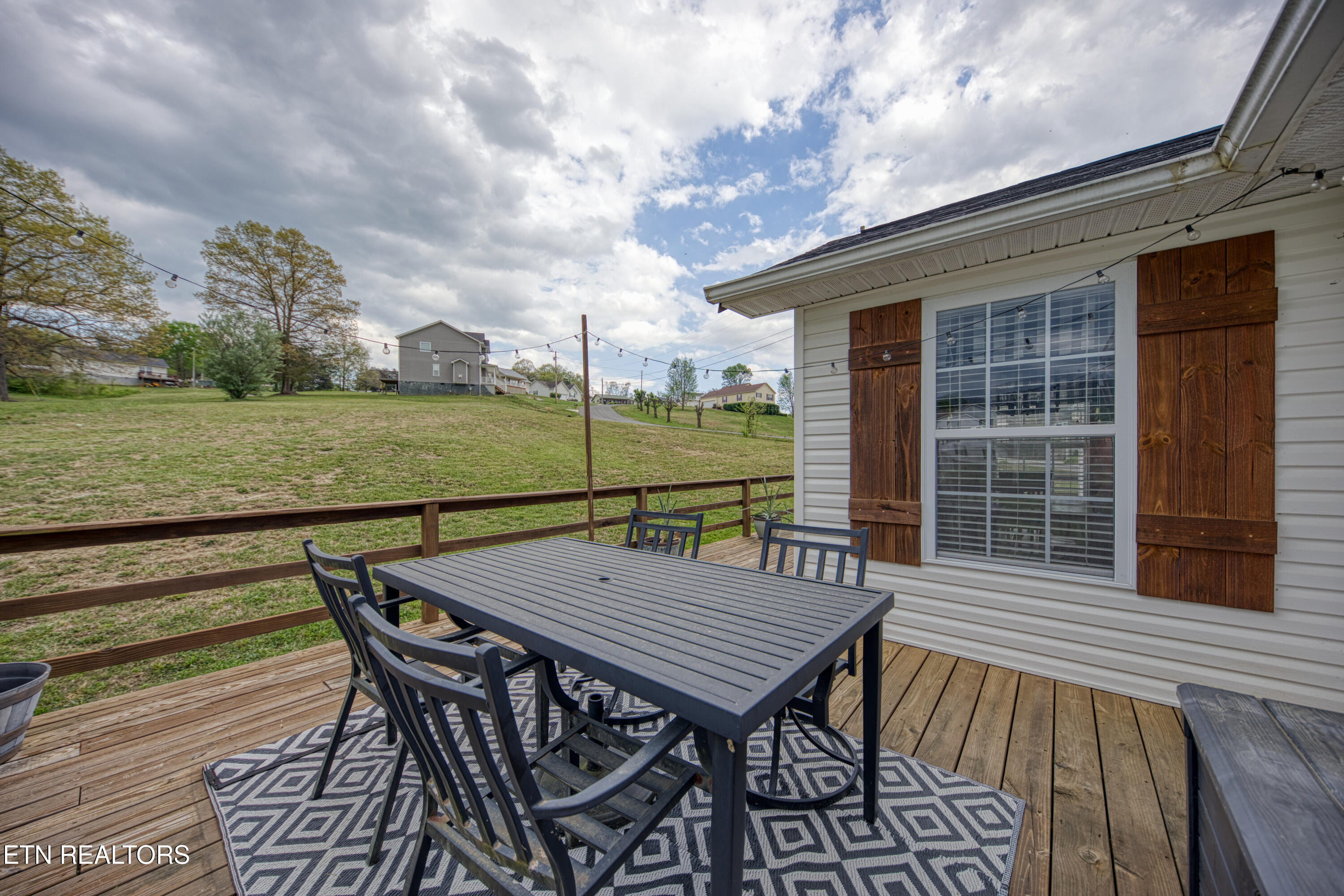 1103 Earnhardt Lane Lafollette TN 37766