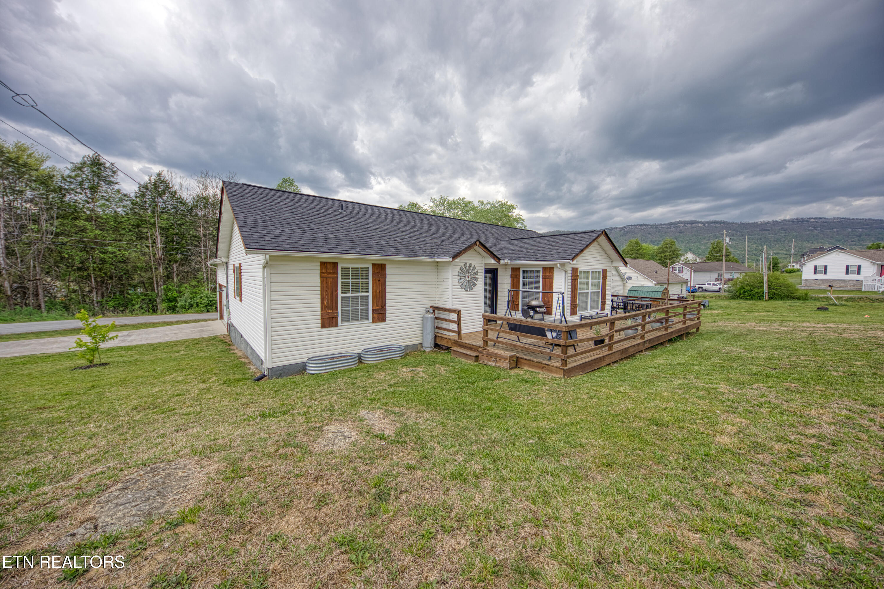 1103 Earnhardt Lane Lafollette TN 37766