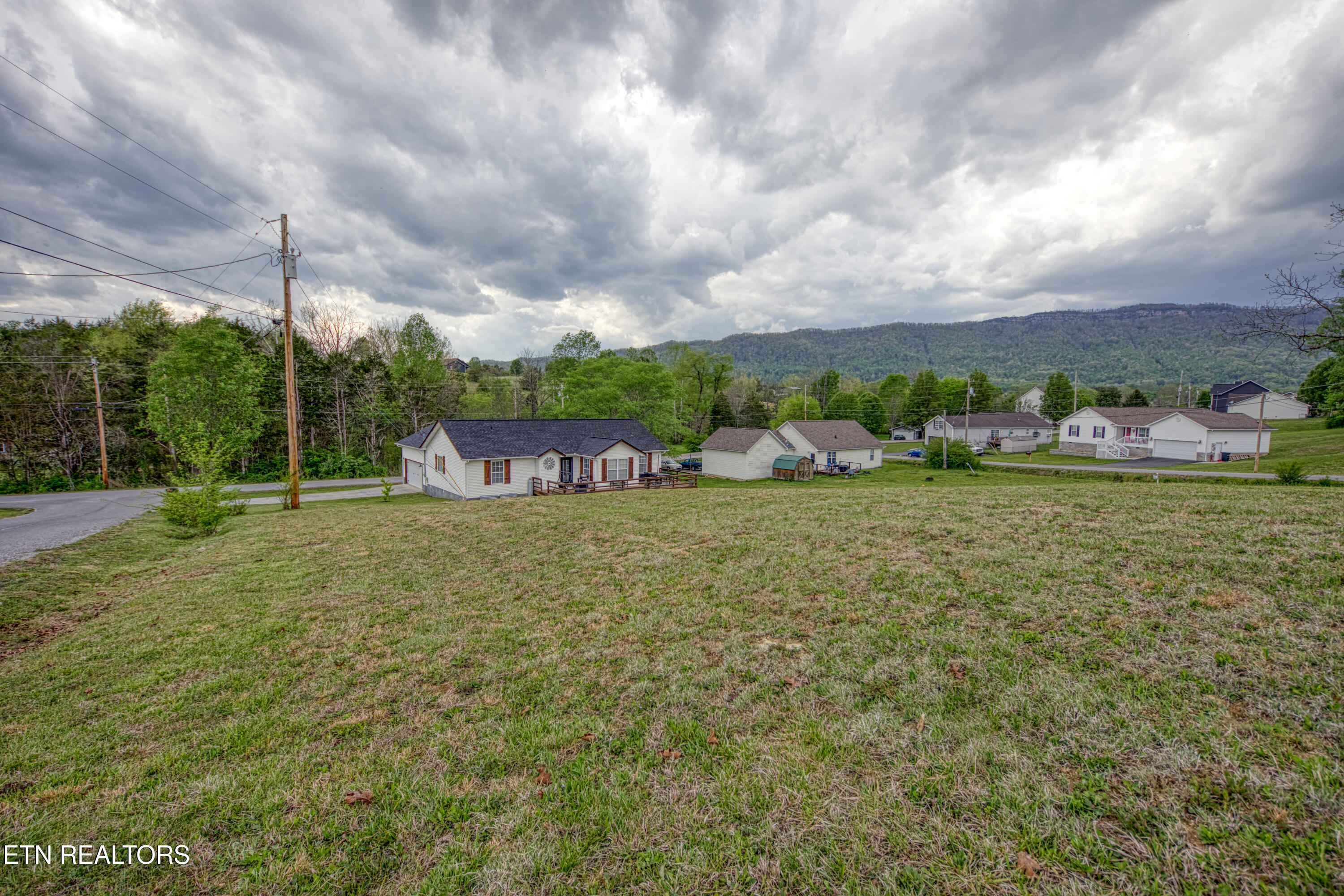 1103 Earnhardt Lane Lafollette TN 37766