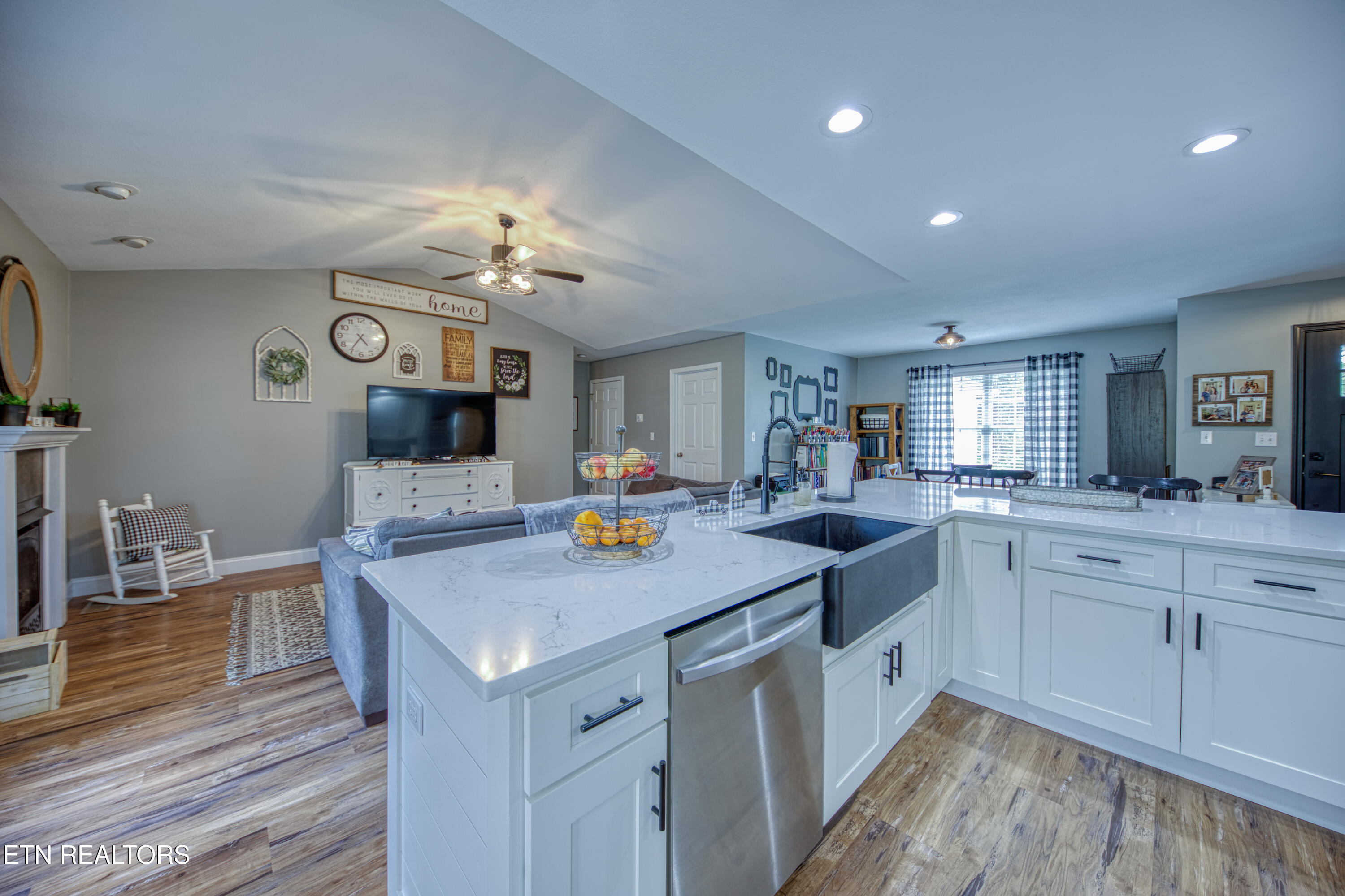 1103 Earnhardt Lane Lafollette TN 37766