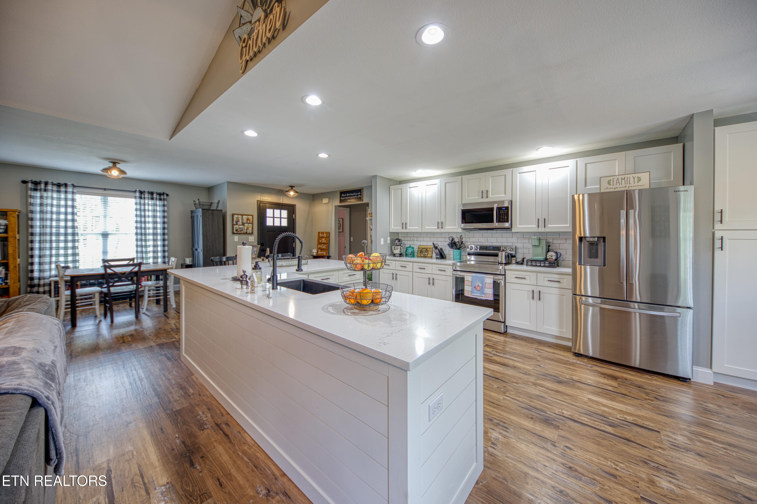 1103 Earnhardt Lane Lafollette TN 37766