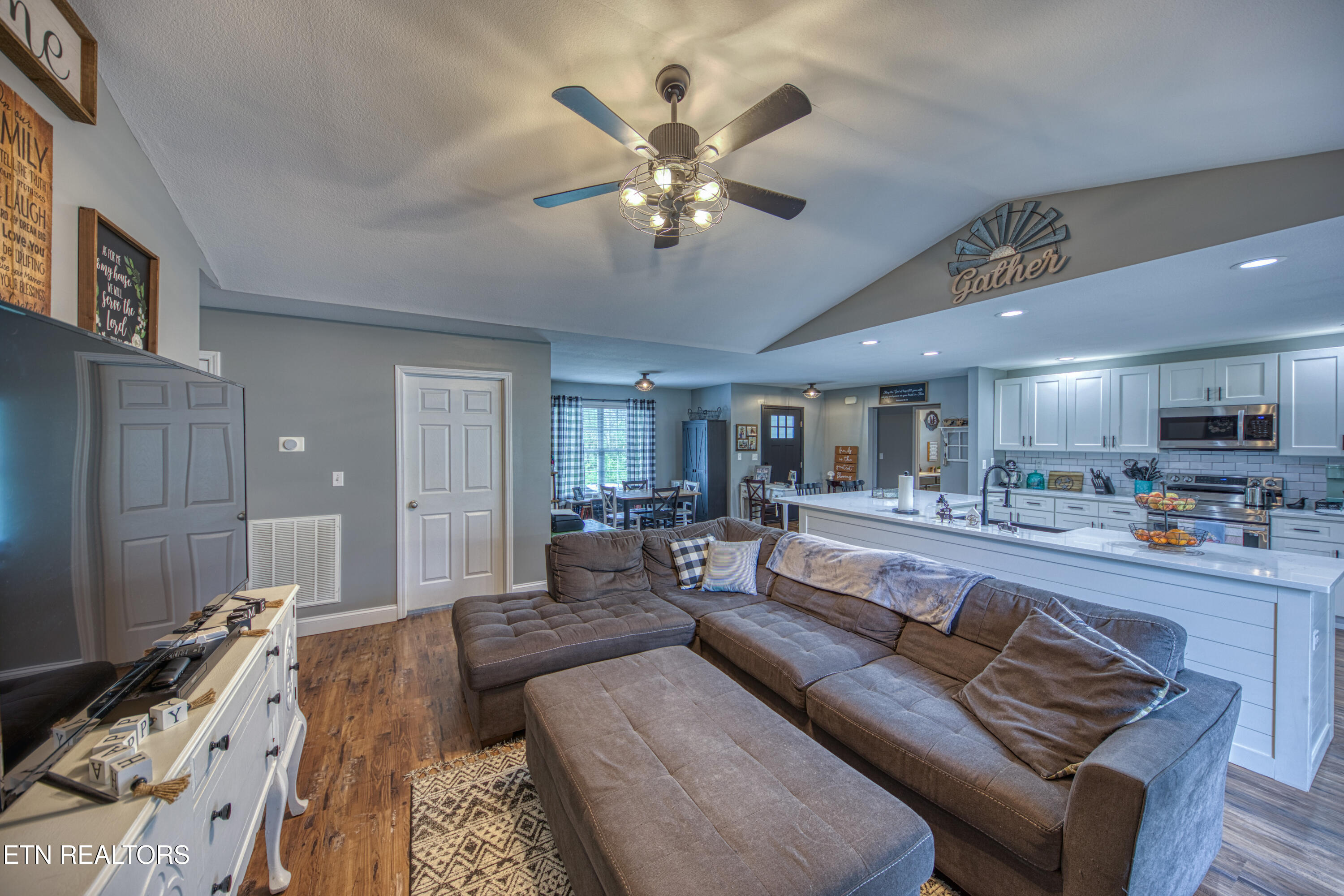 1103 Earnhardt Lane Lafollette TN 37766