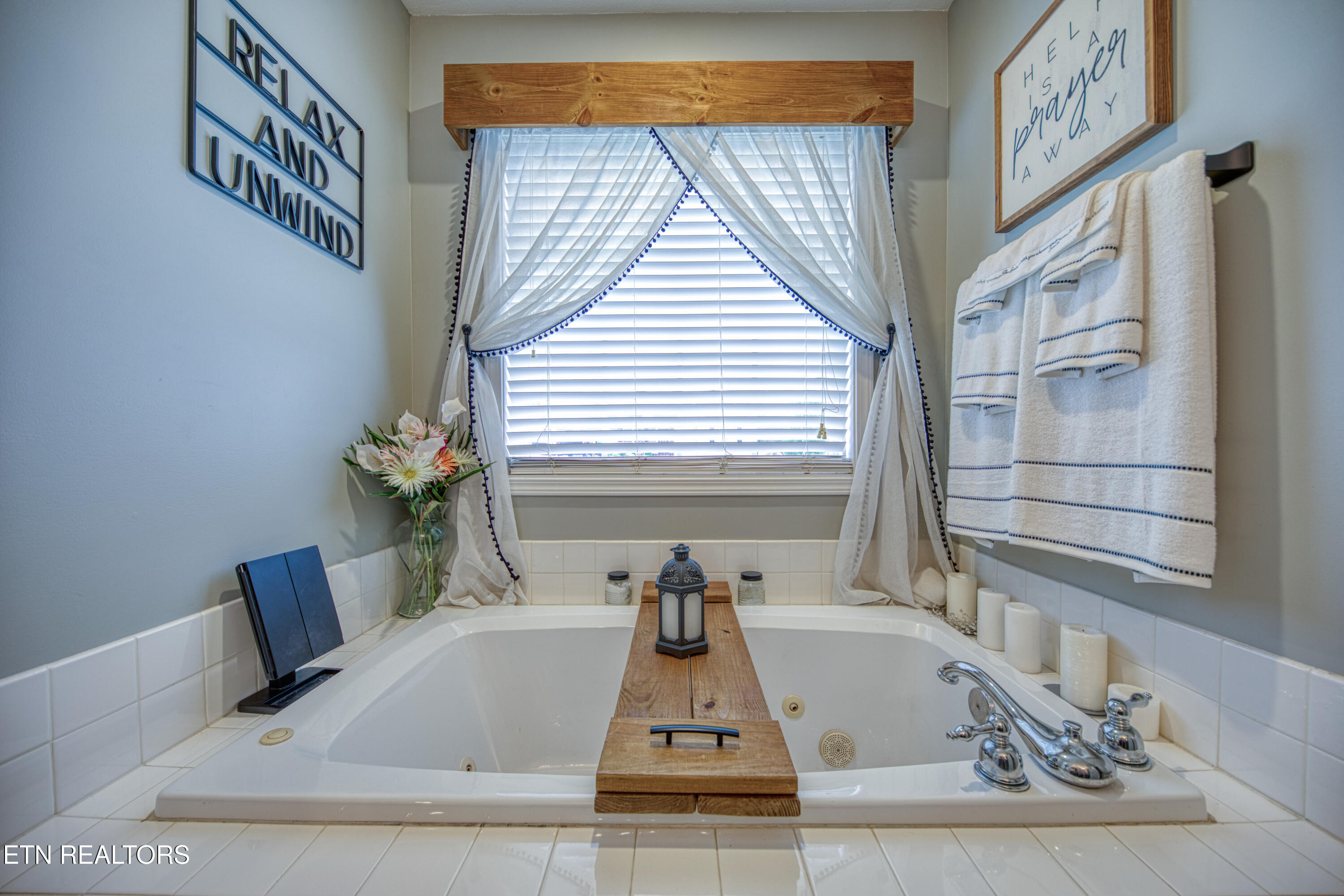 1103 Earnhardt Lane Lafollette TN 37766