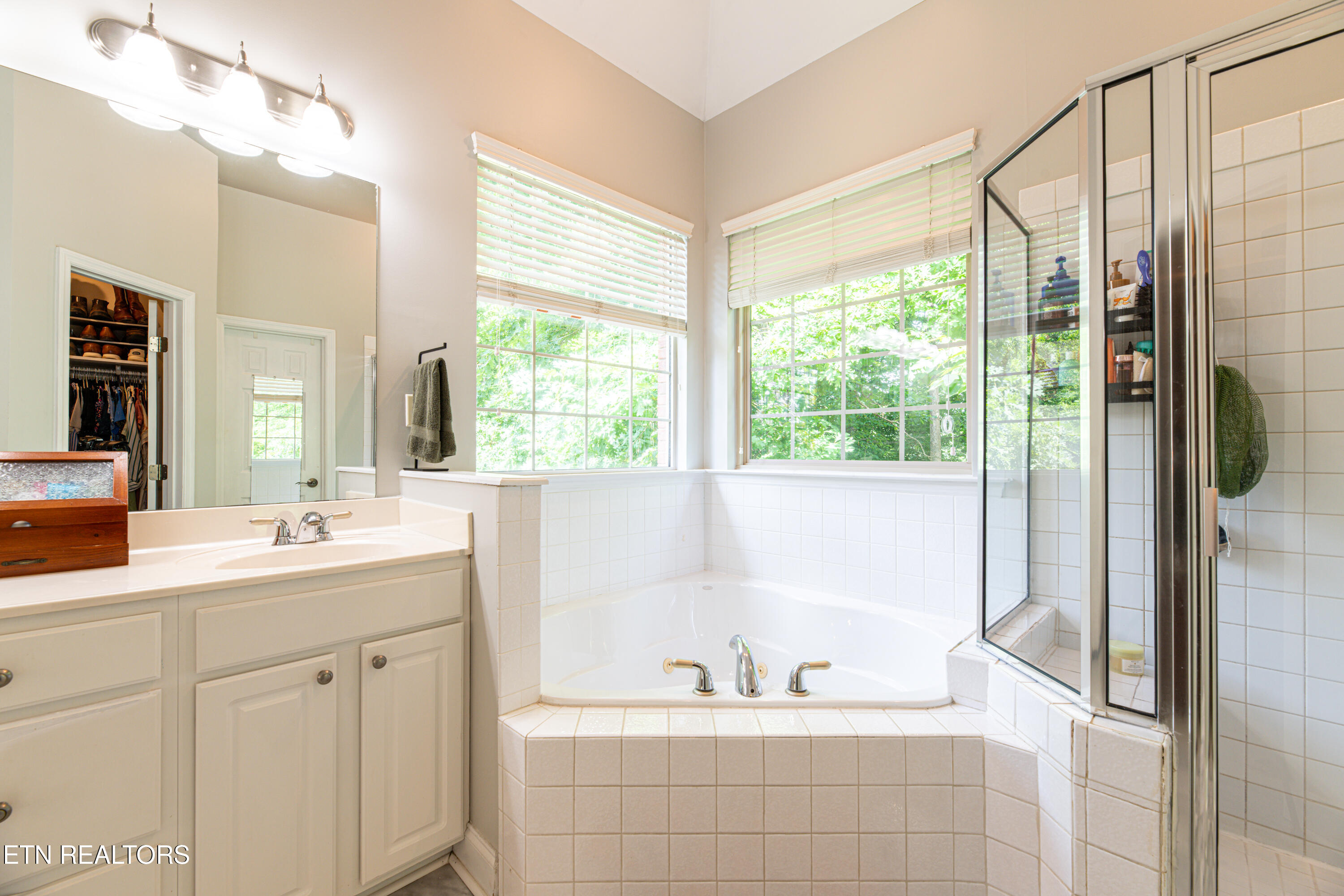 1805 Shady Hollow Lane Knoxville TN 37922