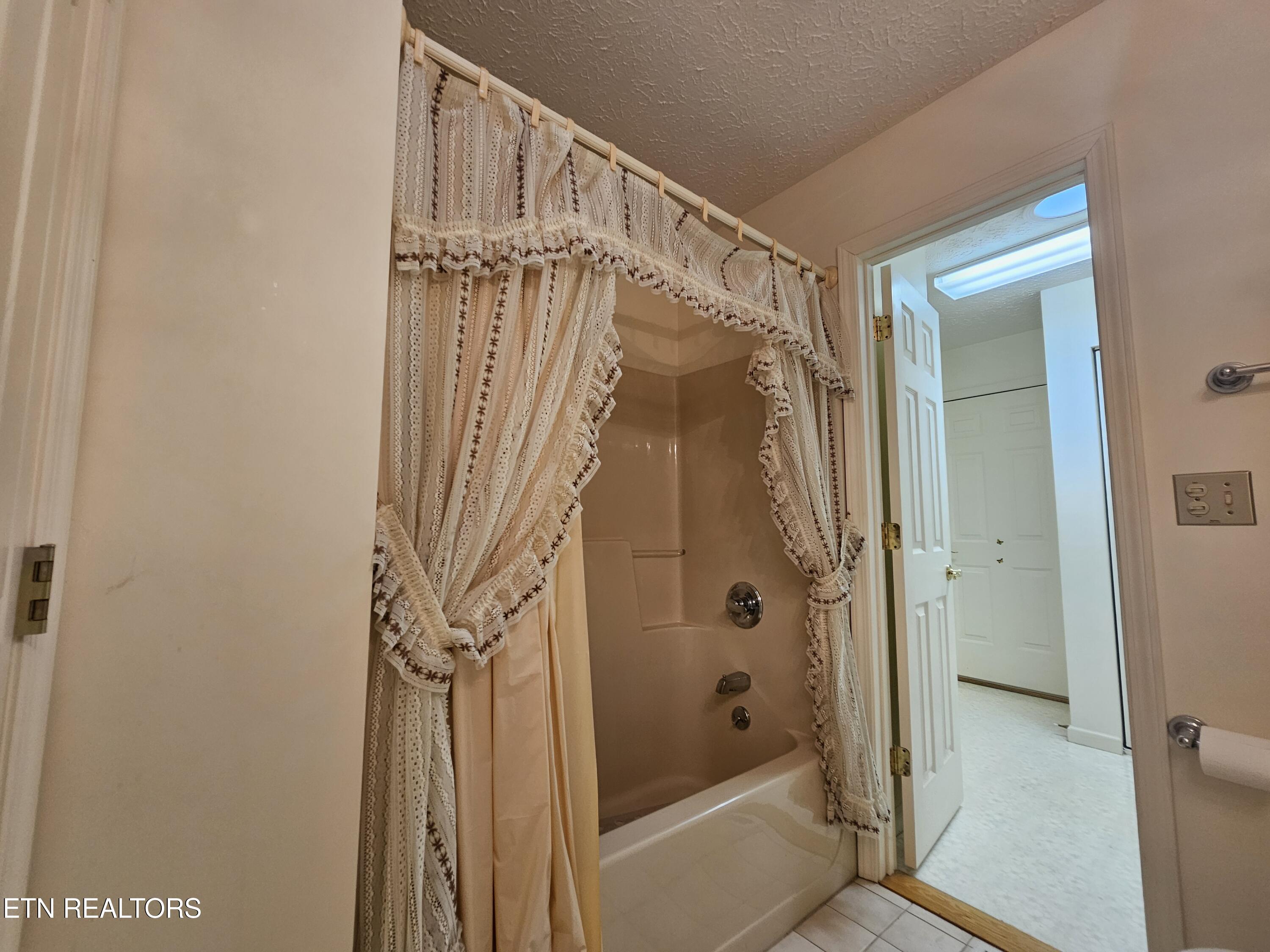 36 White Oak Circle Crossville TN 38555