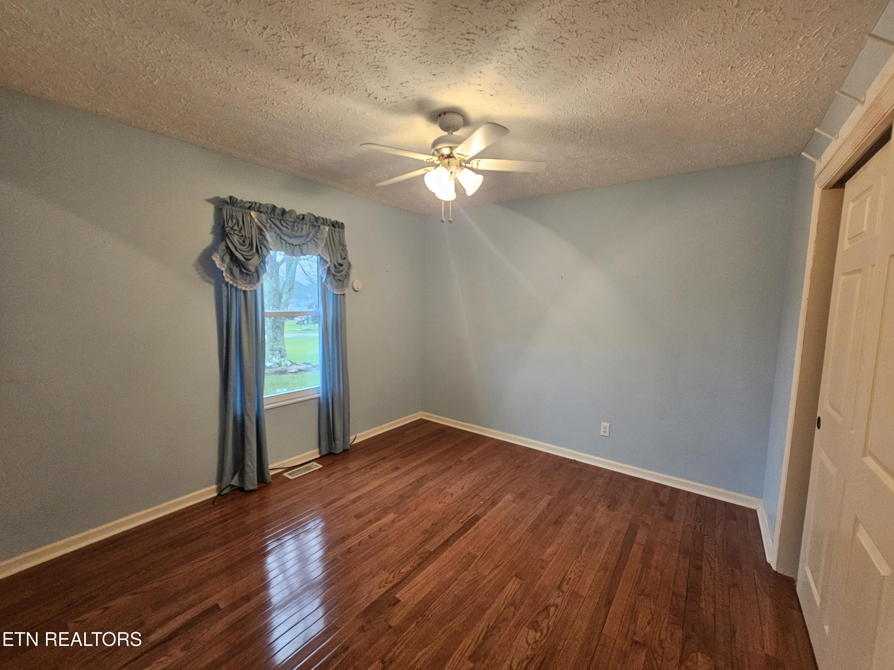 36 White Oak Circle Crossville TN 38555