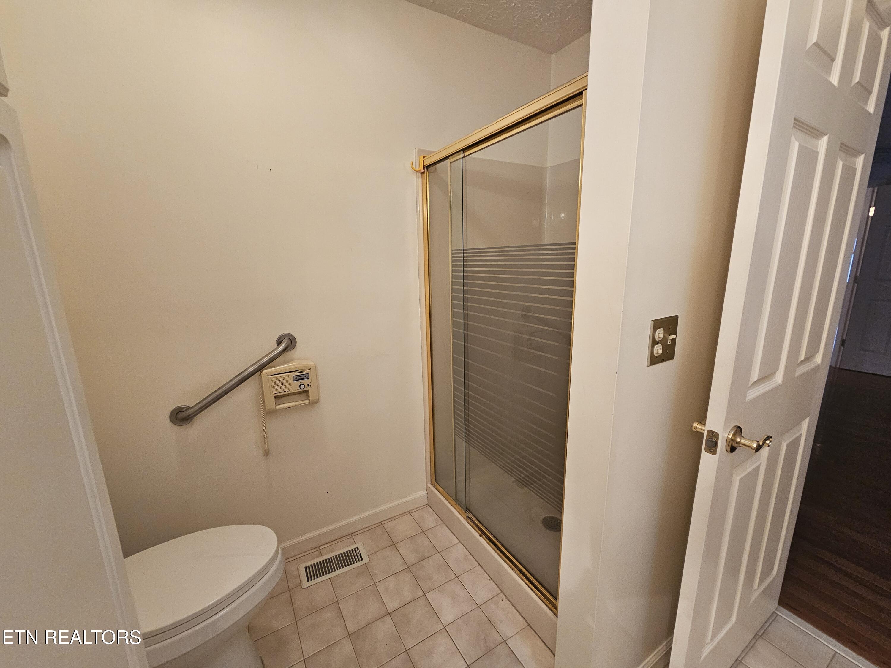 36 White Oak Circle Crossville TN 38555