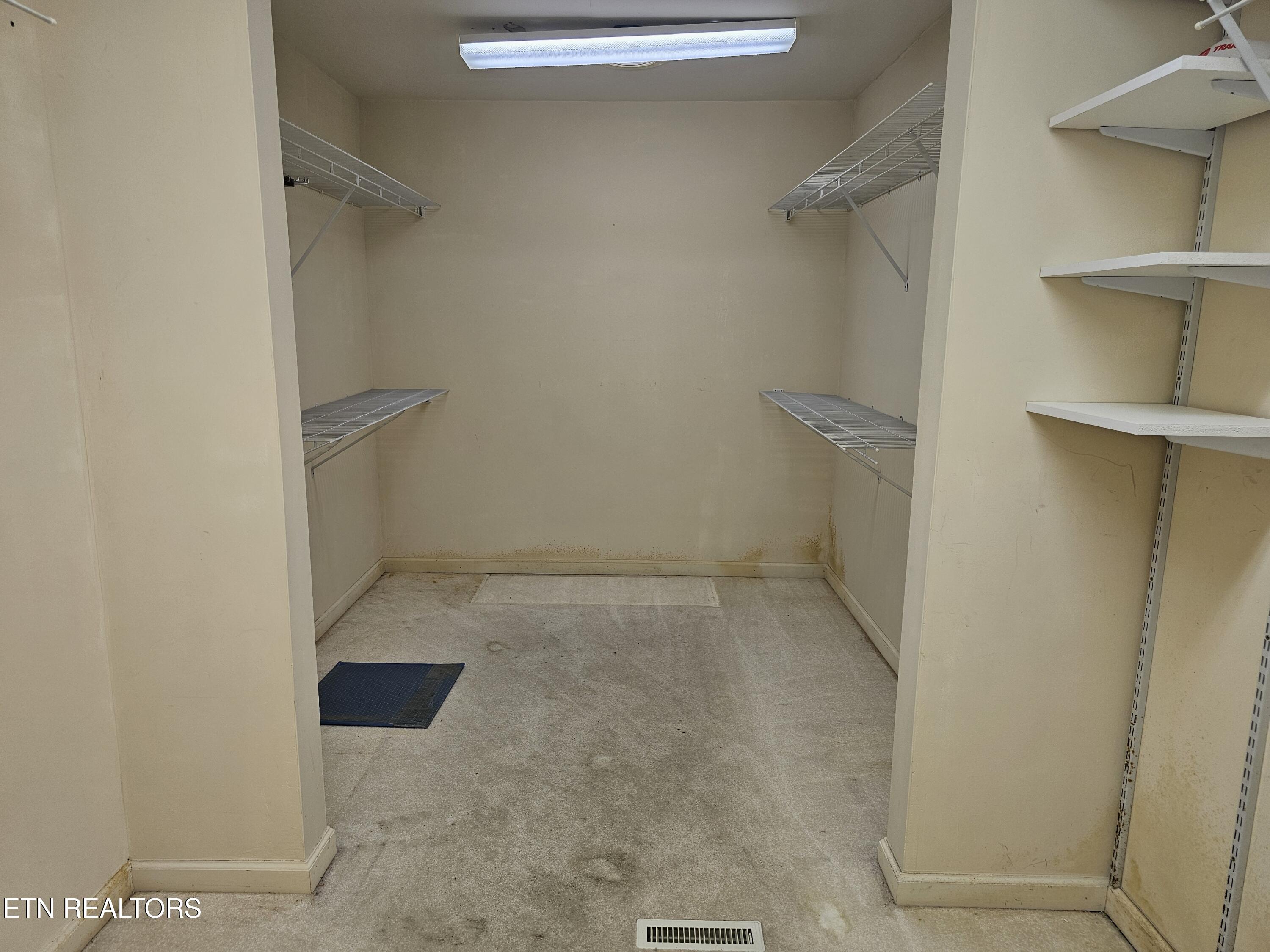 36 White Oak Circle Crossville TN 38555