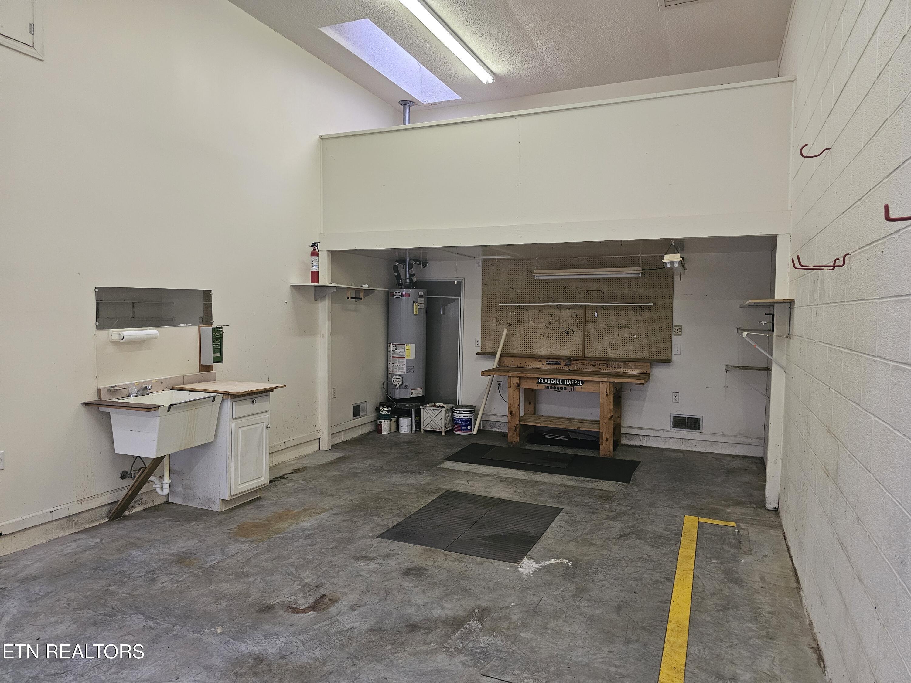 36 White Oak Circle Crossville TN 38555