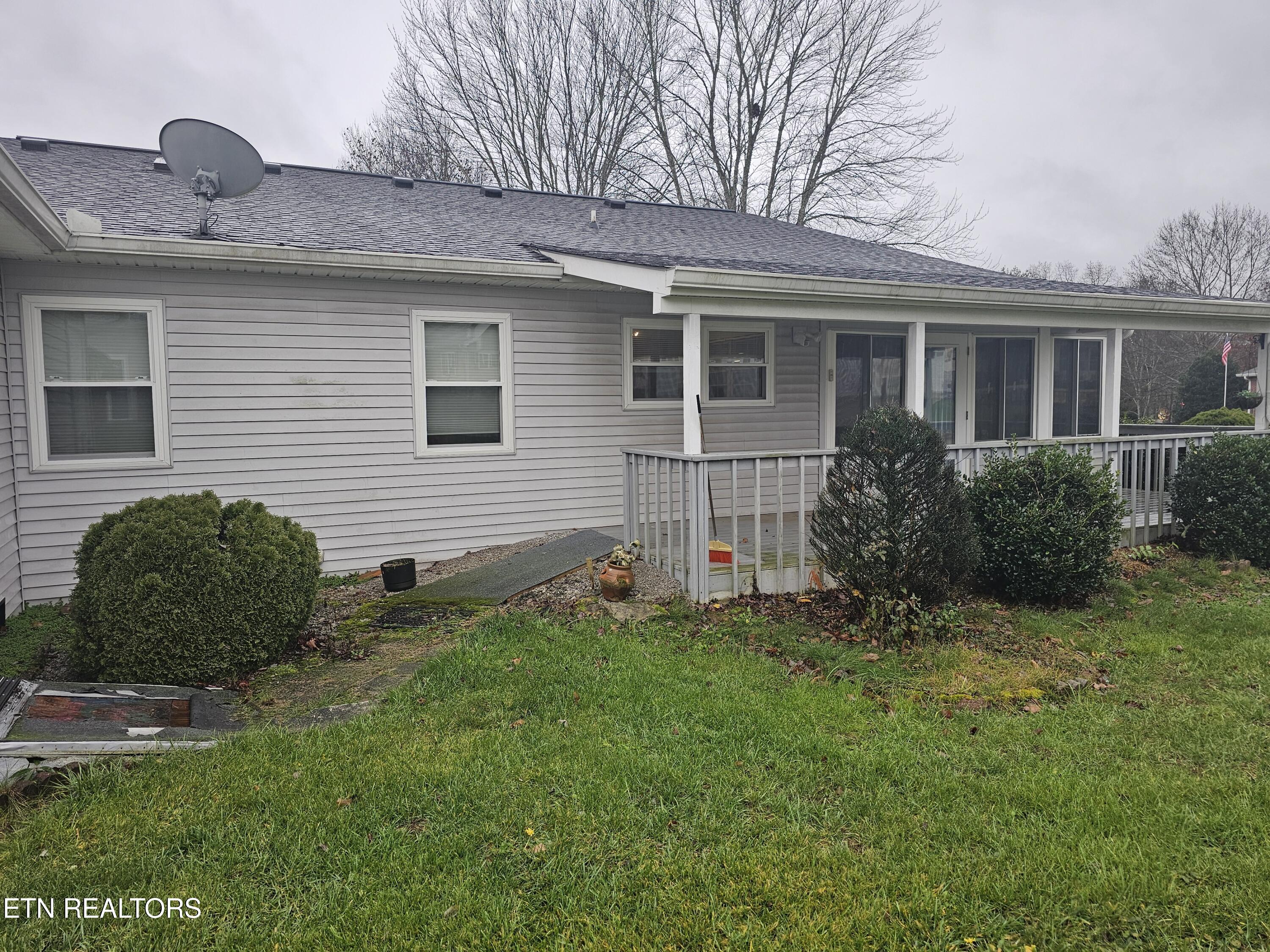 36 White Oak Circle Crossville TN 38555