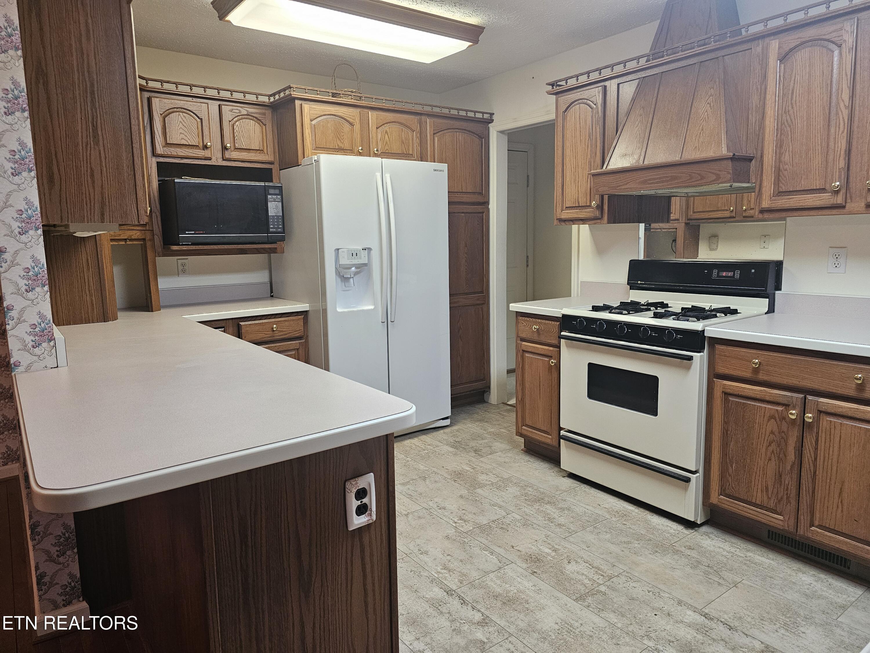 36 White Oak Circle Crossville TN 38555