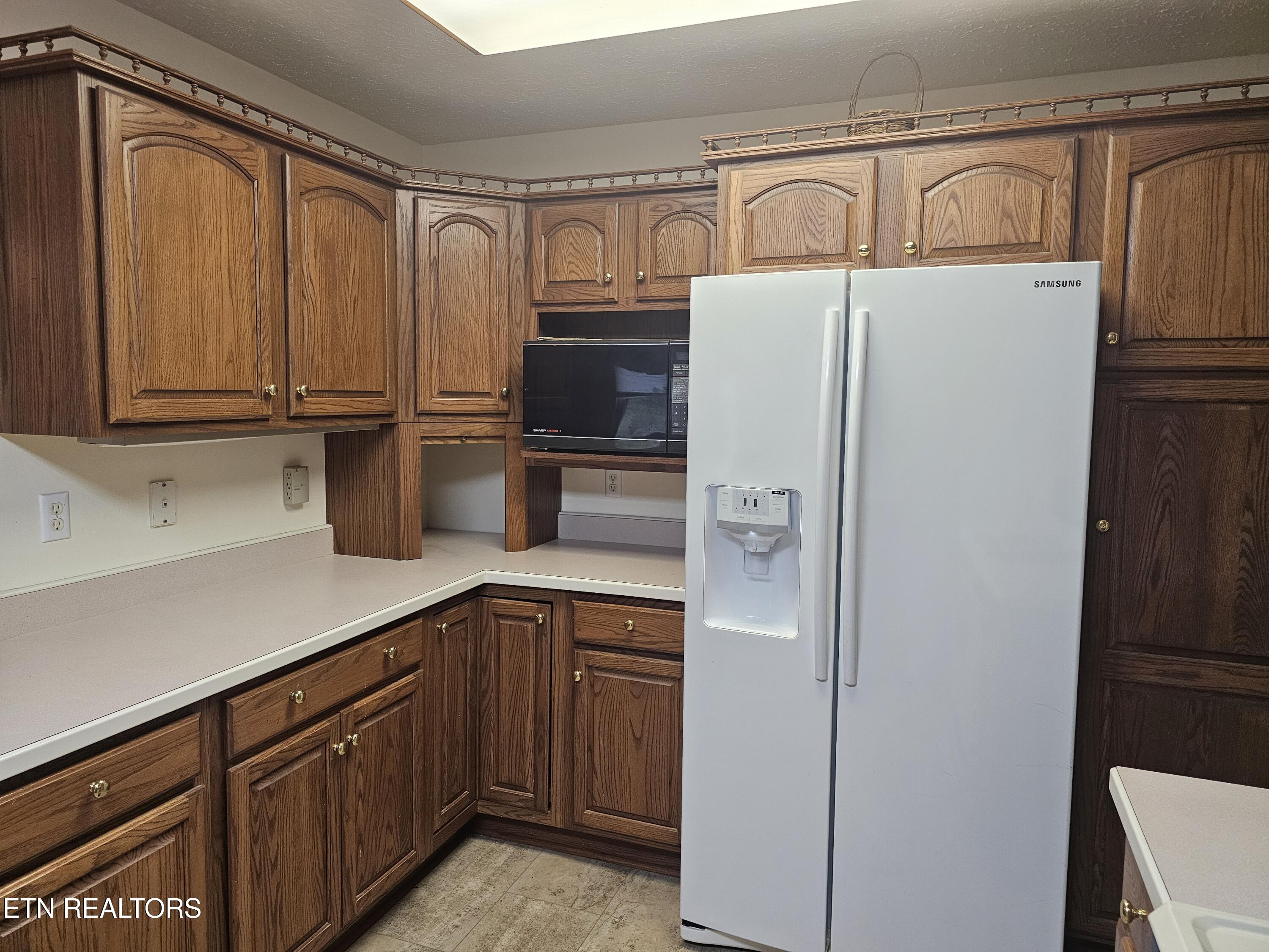 36 White Oak Circle Crossville TN 38555