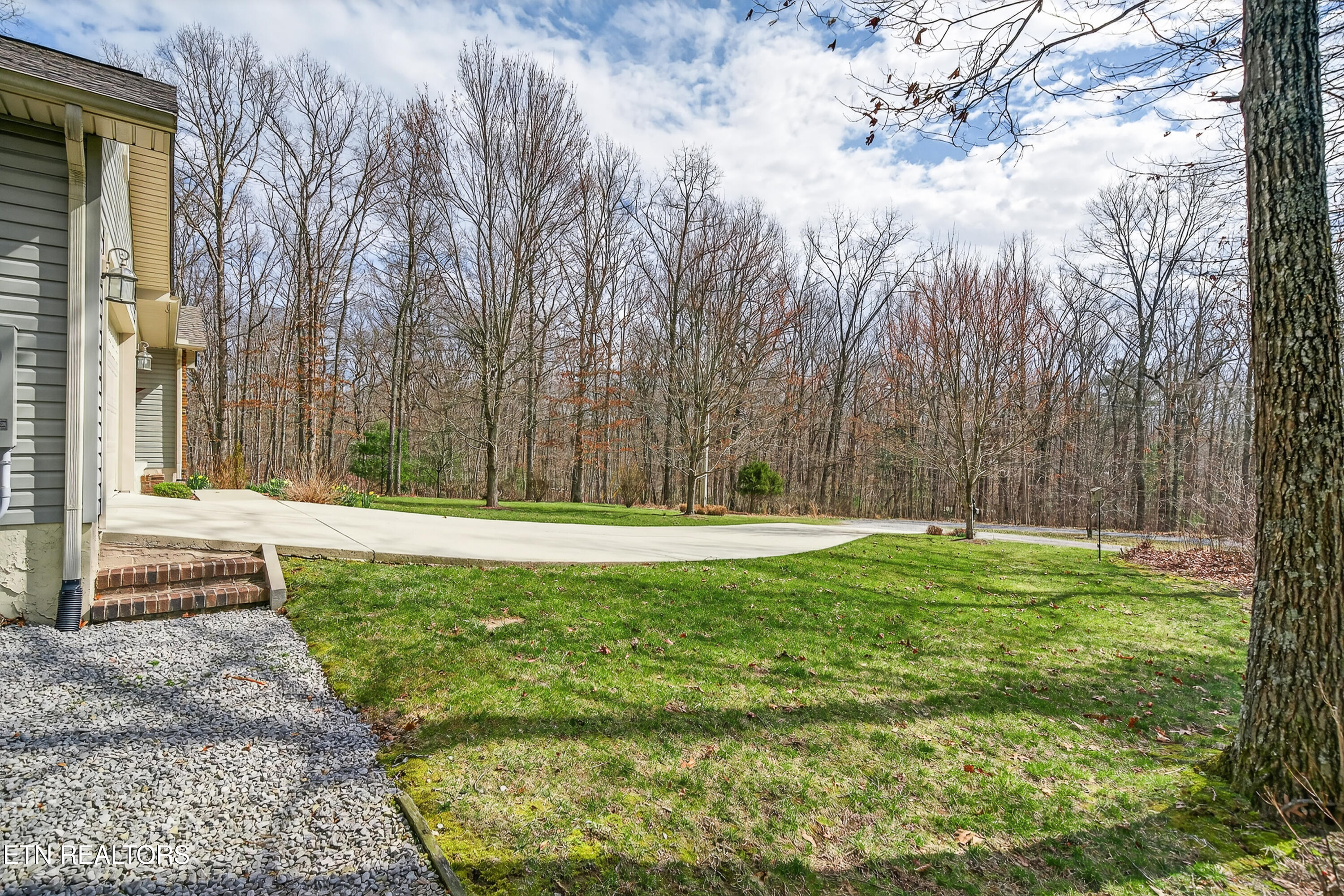 5 Warpath Circle Crossville TN 38572