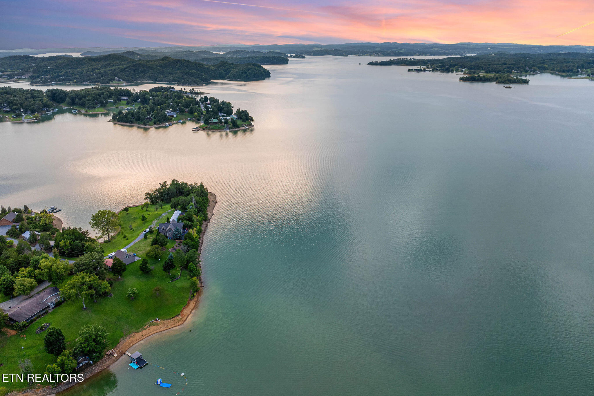 1390 Lake Haven Way Sevierville TN 37876