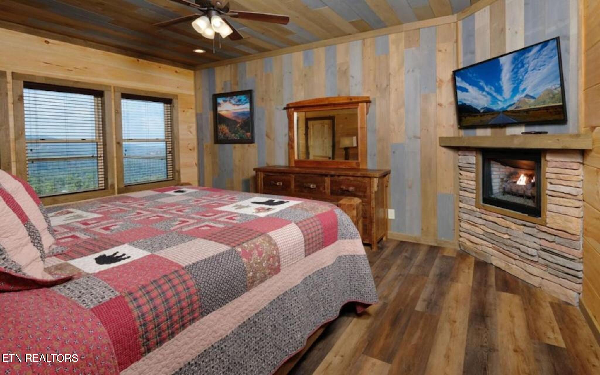 240 Stone Fence Lane Gatlinburg TN 37738