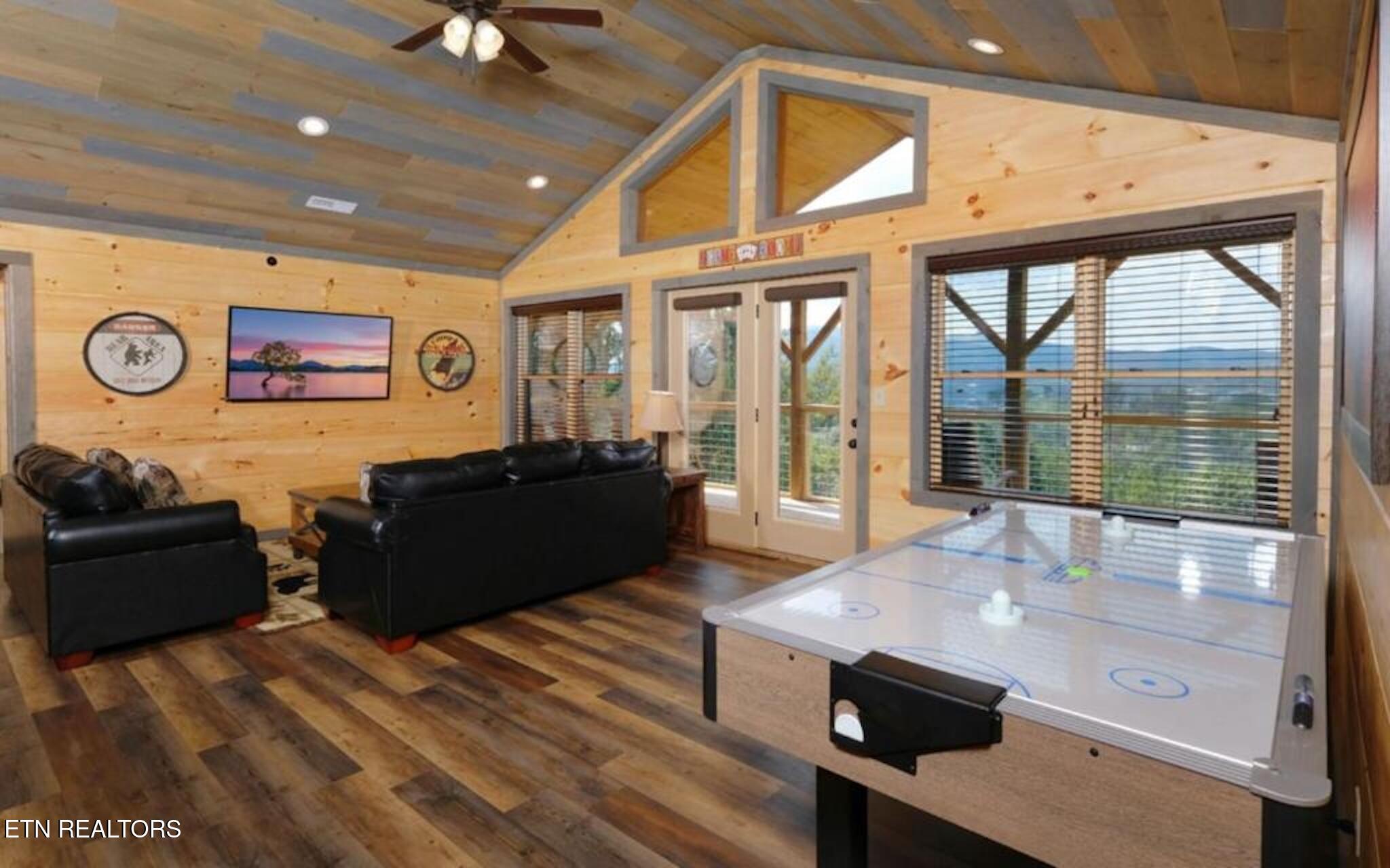 240 Stone Fence Lane Gatlinburg TN 37738