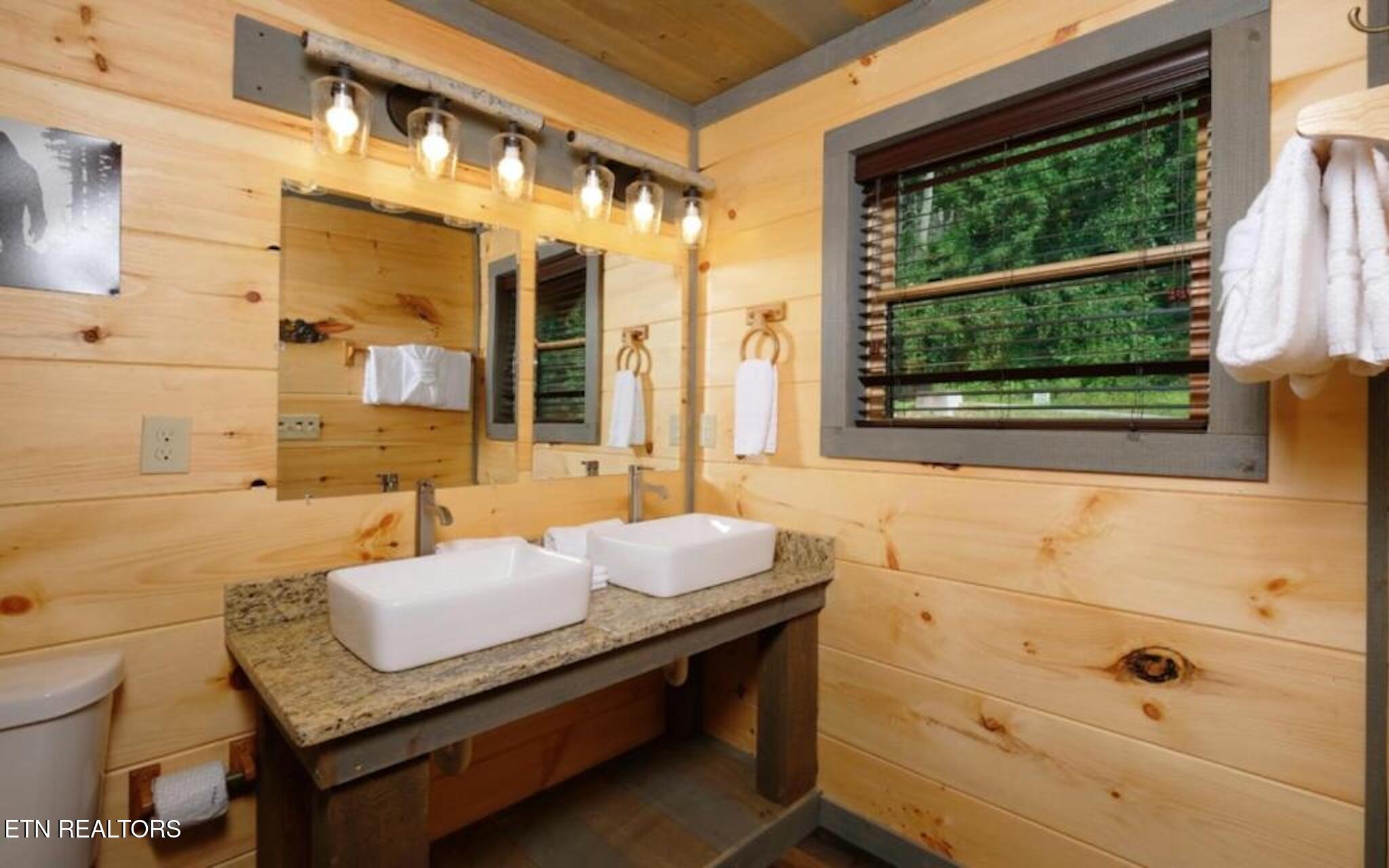 240 Stone Fence Lane Gatlinburg TN 37738