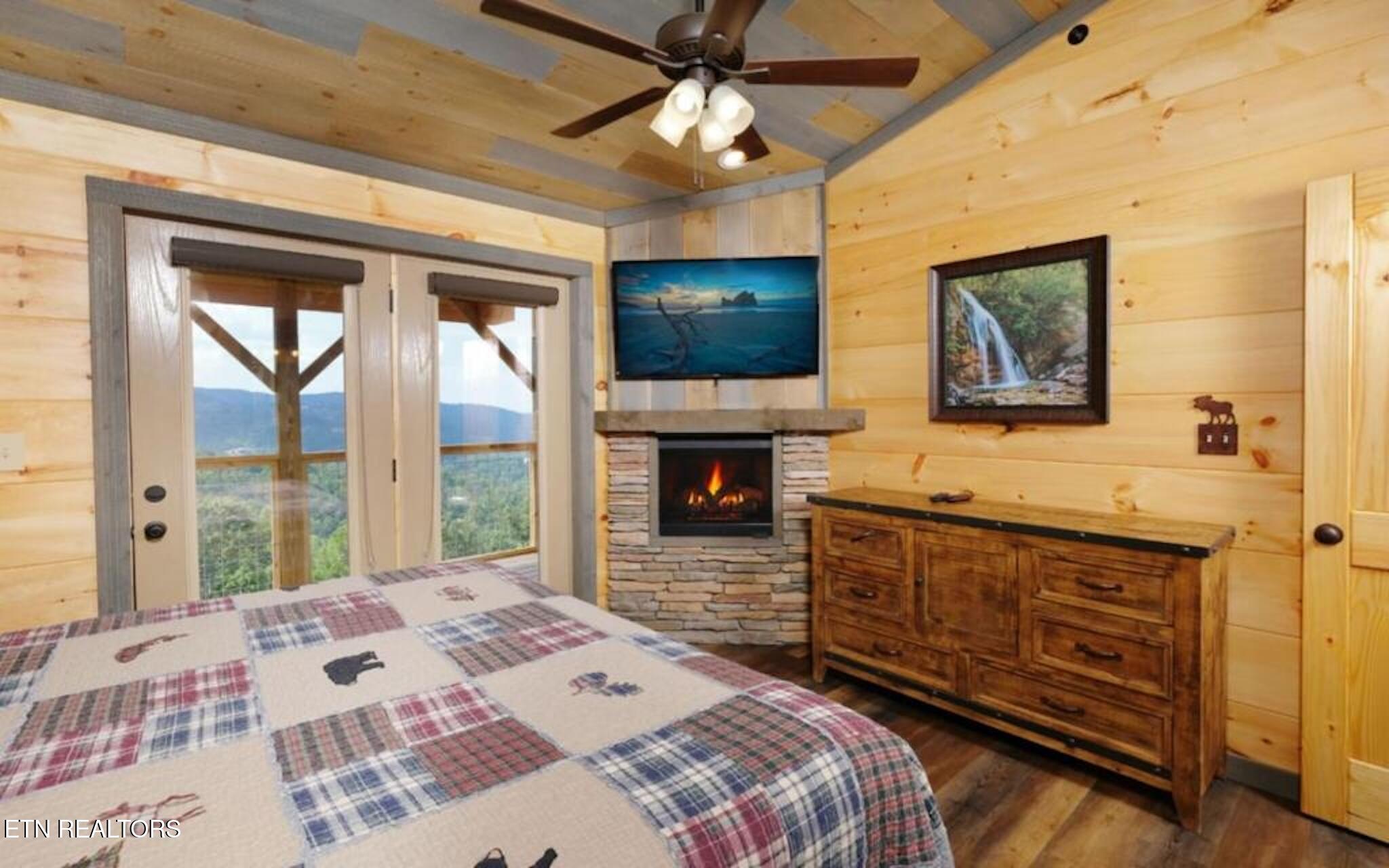 240 Stone Fence Lane Gatlinburg TN 37738