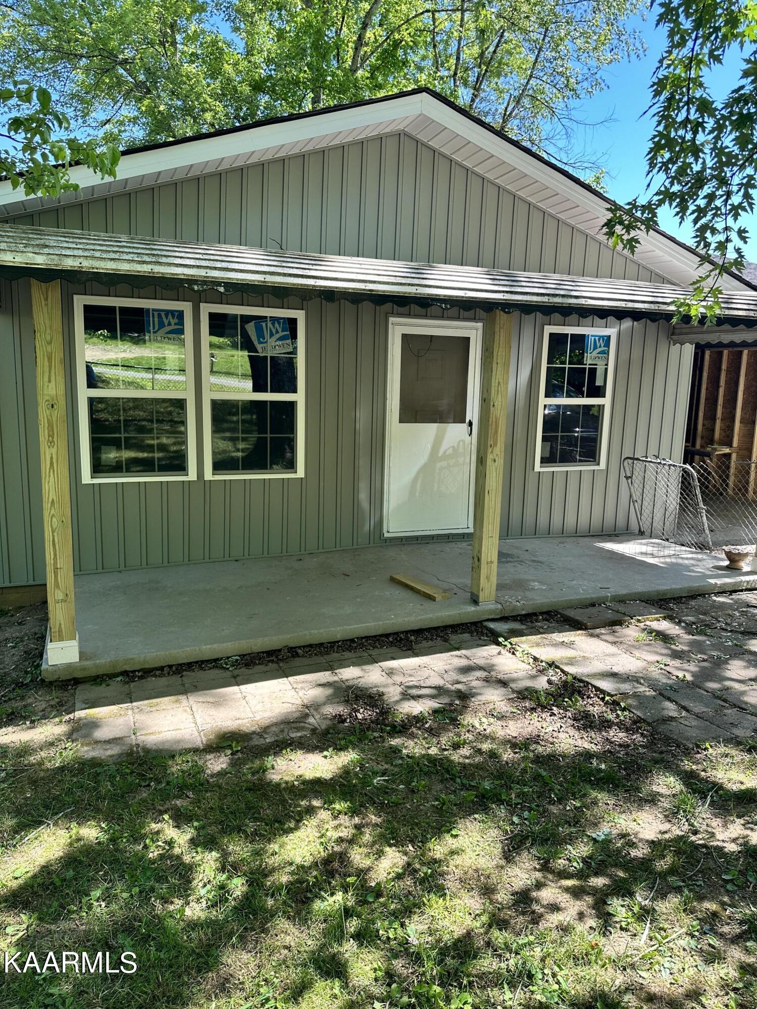 1115 W Forrest Street Lafollette TN 37766