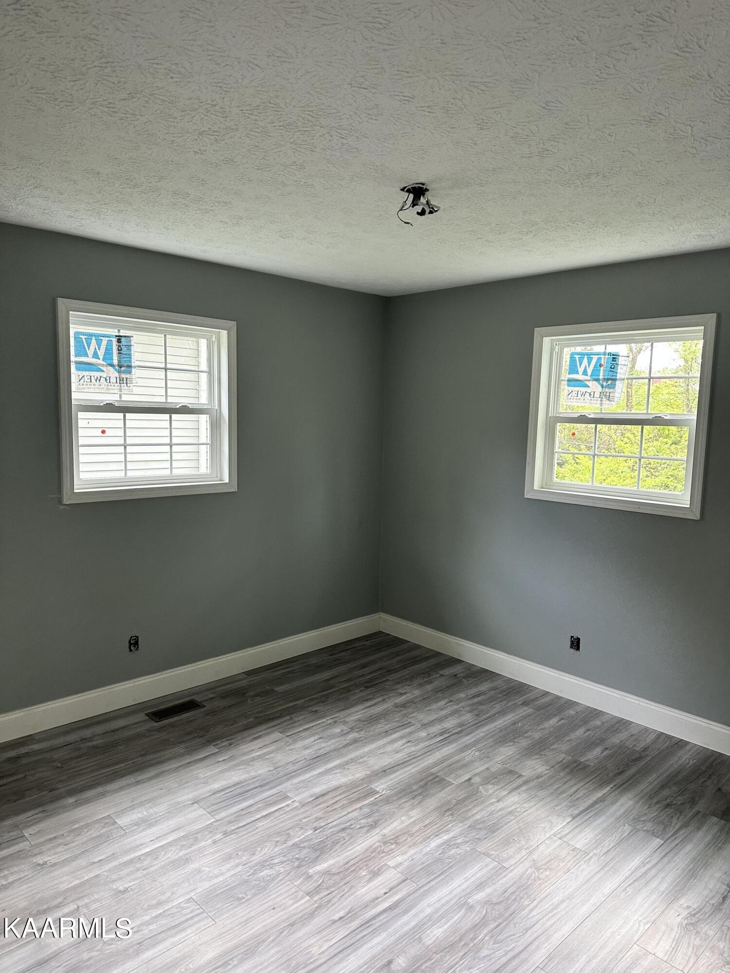 1115 W Forrest Street Lafollette TN 37766