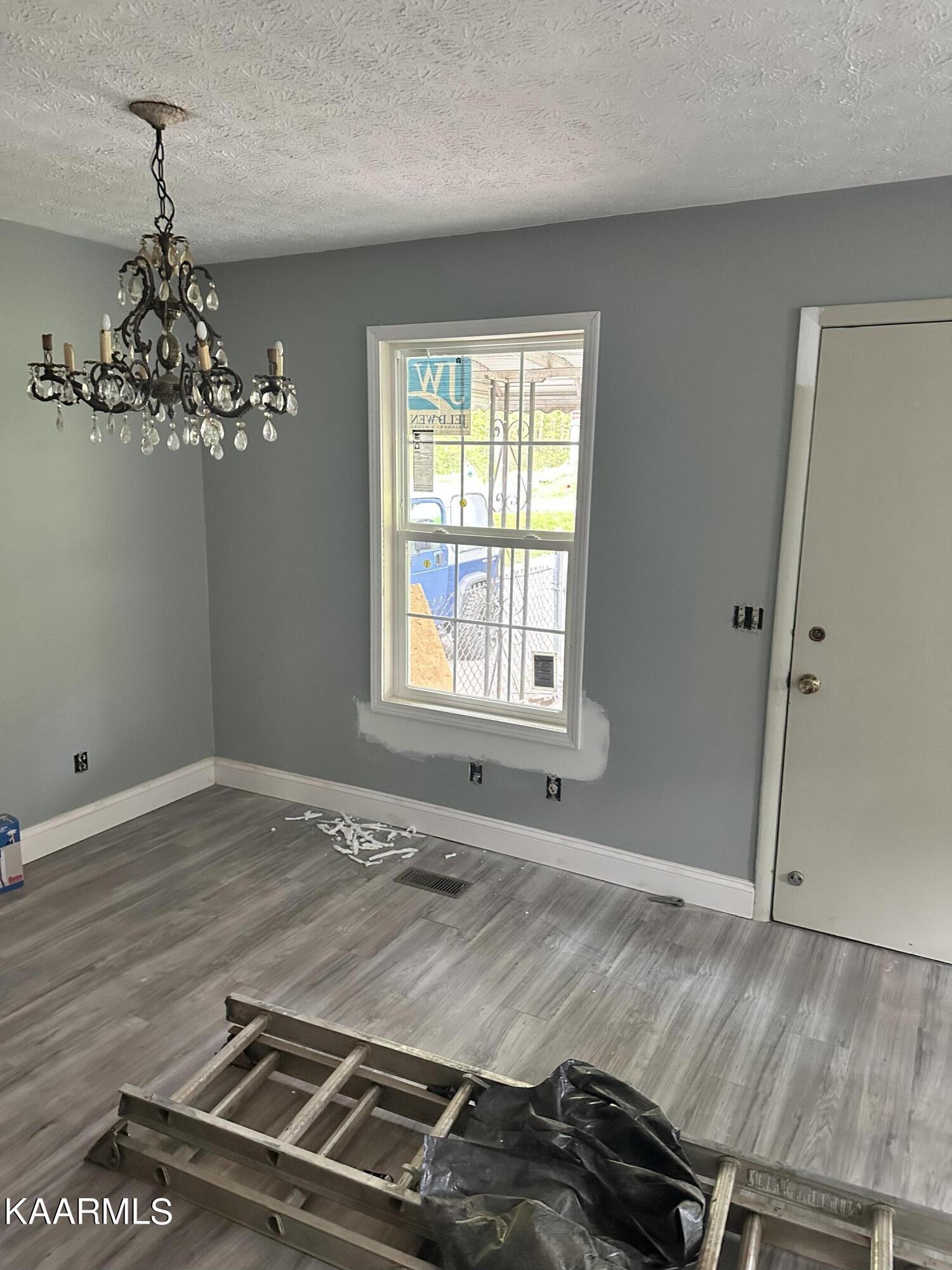 1115 W Forrest Street Lafollette TN 37766