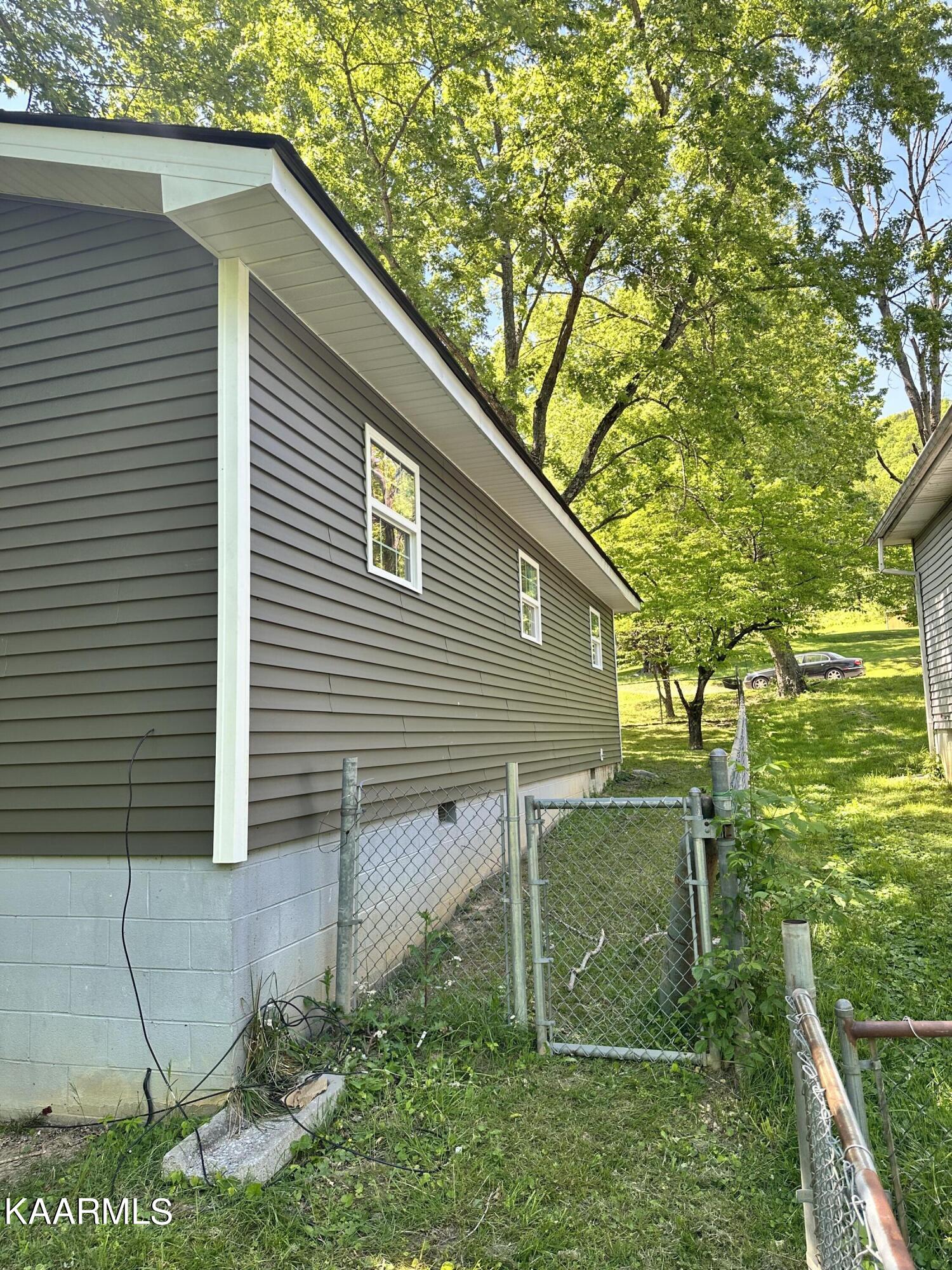 1115 W Forrest Street Lafollette TN 37766