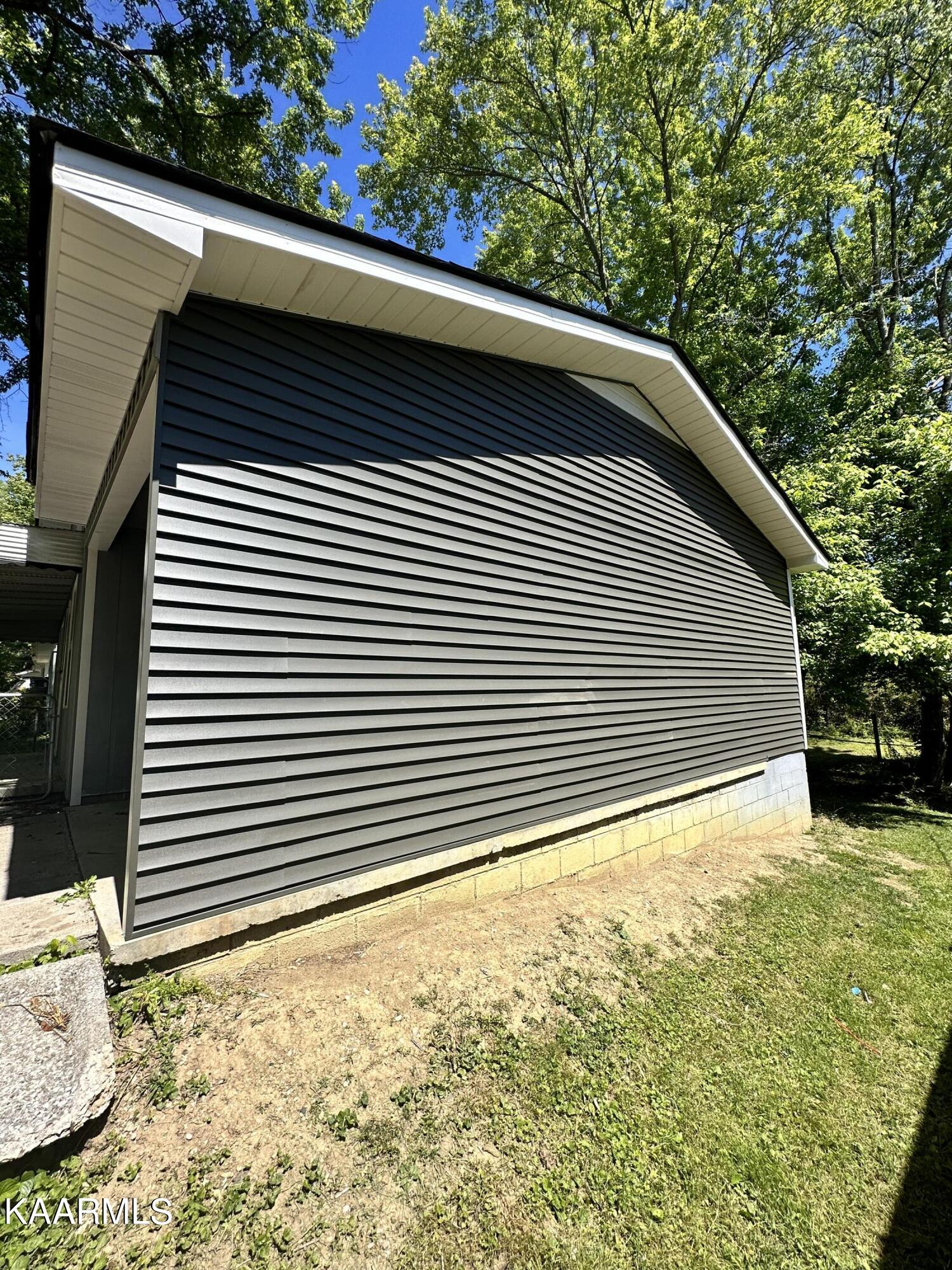 1115 W Forrest Street Lafollette TN 37766