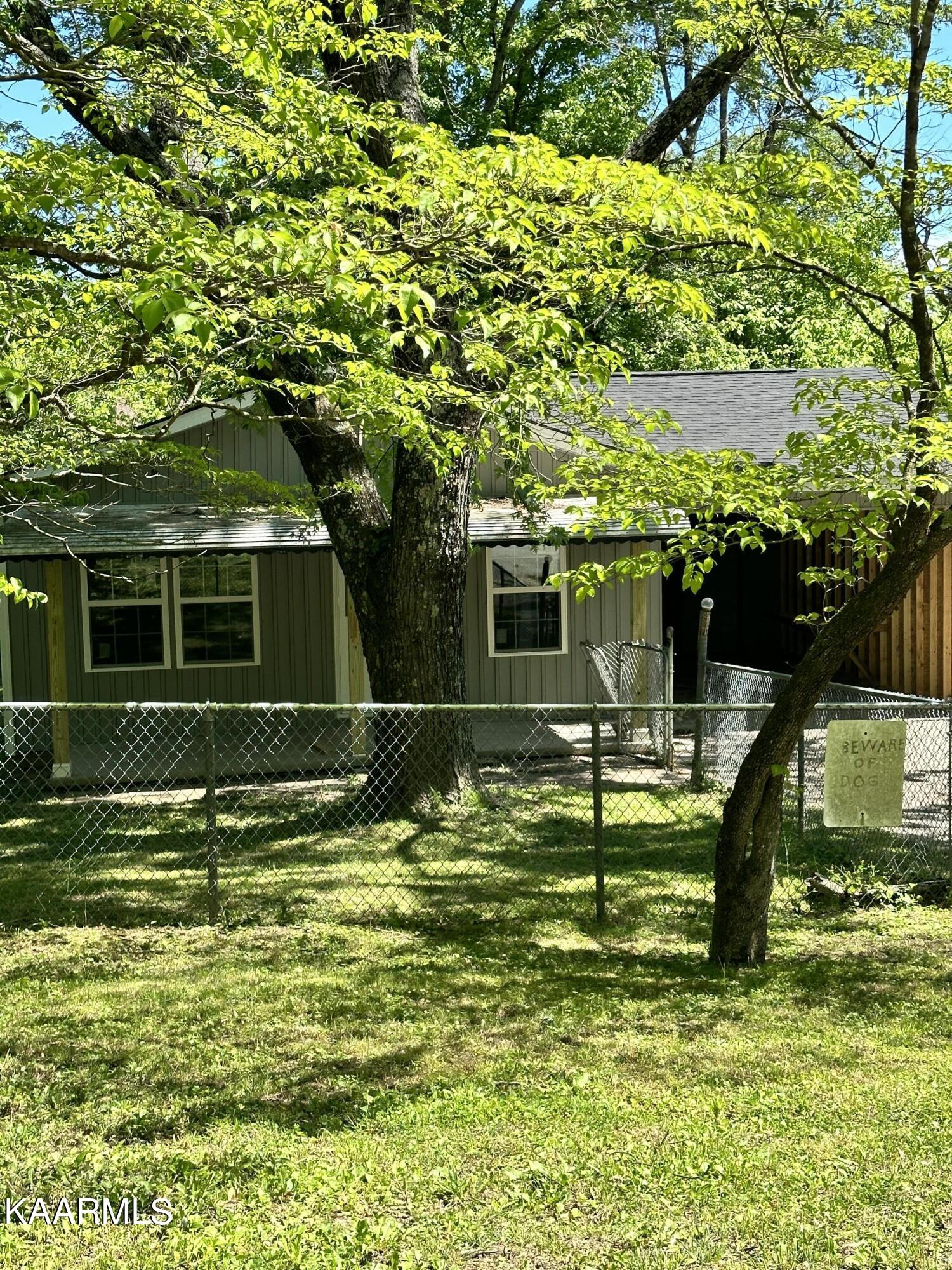1115 W Forrest Street Lafollette TN 37766