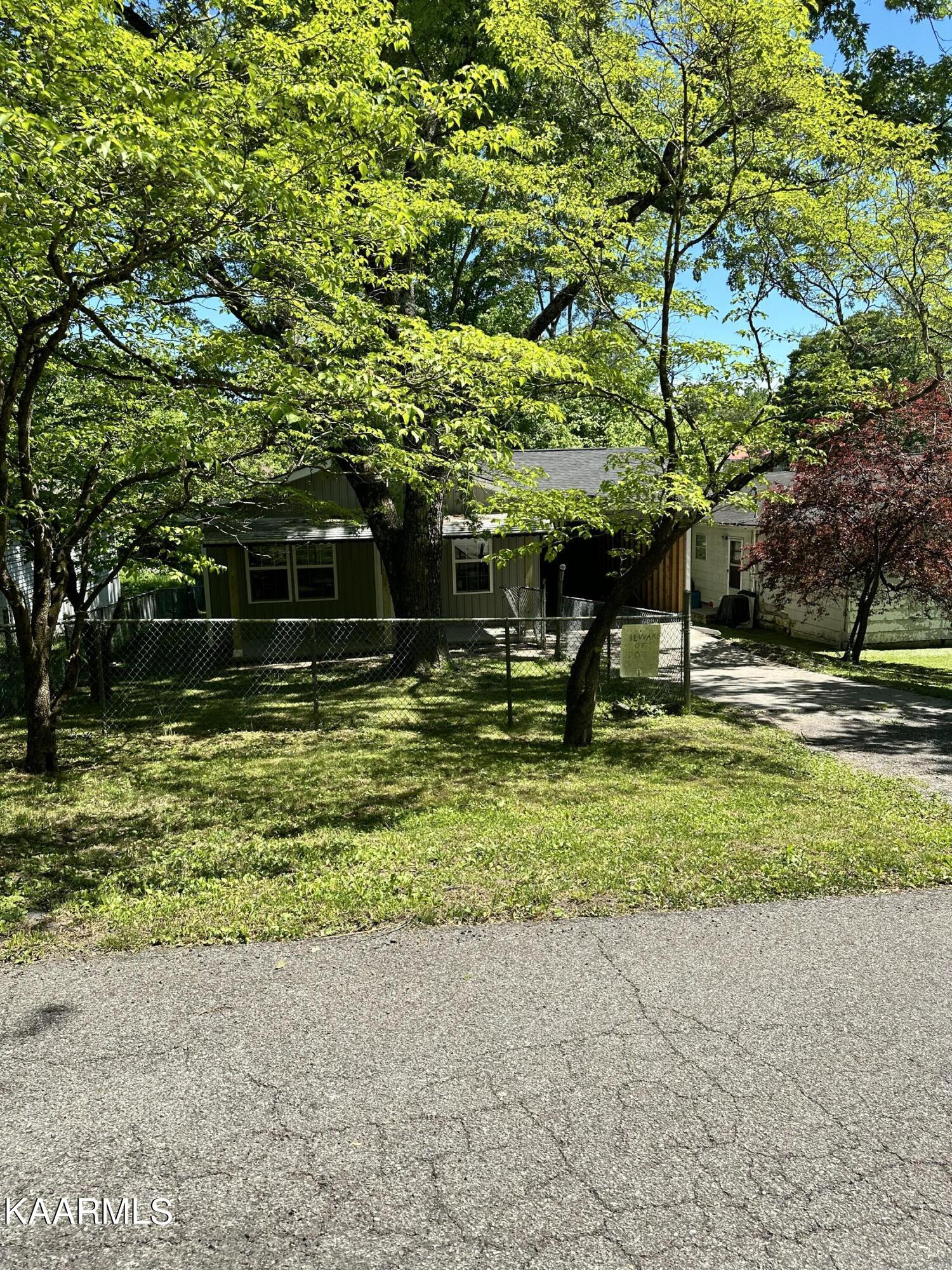 1115 W Forrest Street Lafollette TN 37766